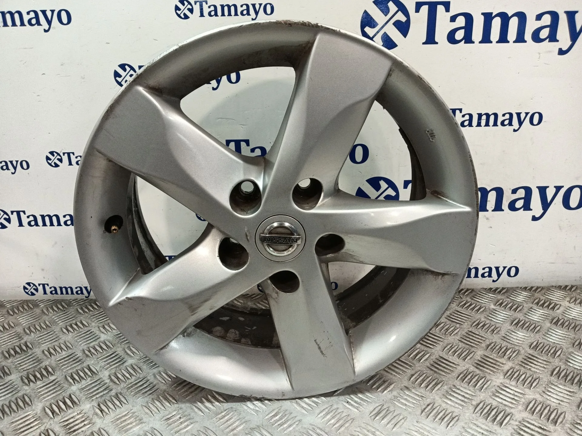 Llanta para Nissan Note (E11E)