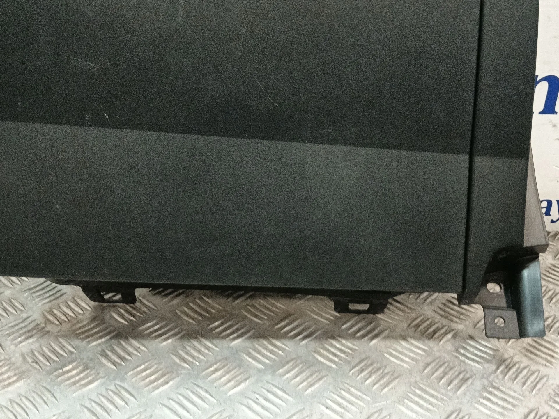 Guantera para Mazda Cx-3 (Dk)