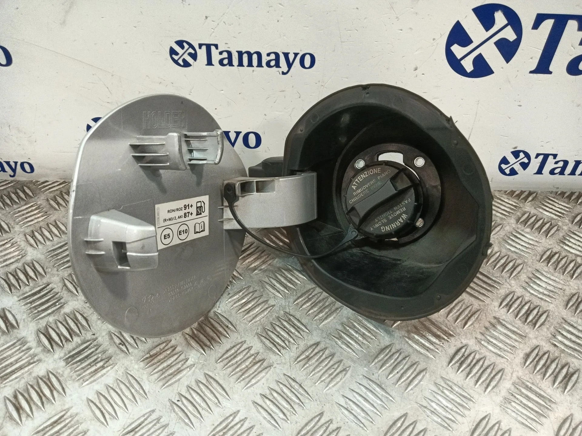 Tapa Exterior Combustible para Hyundai Ioniq (Ae)