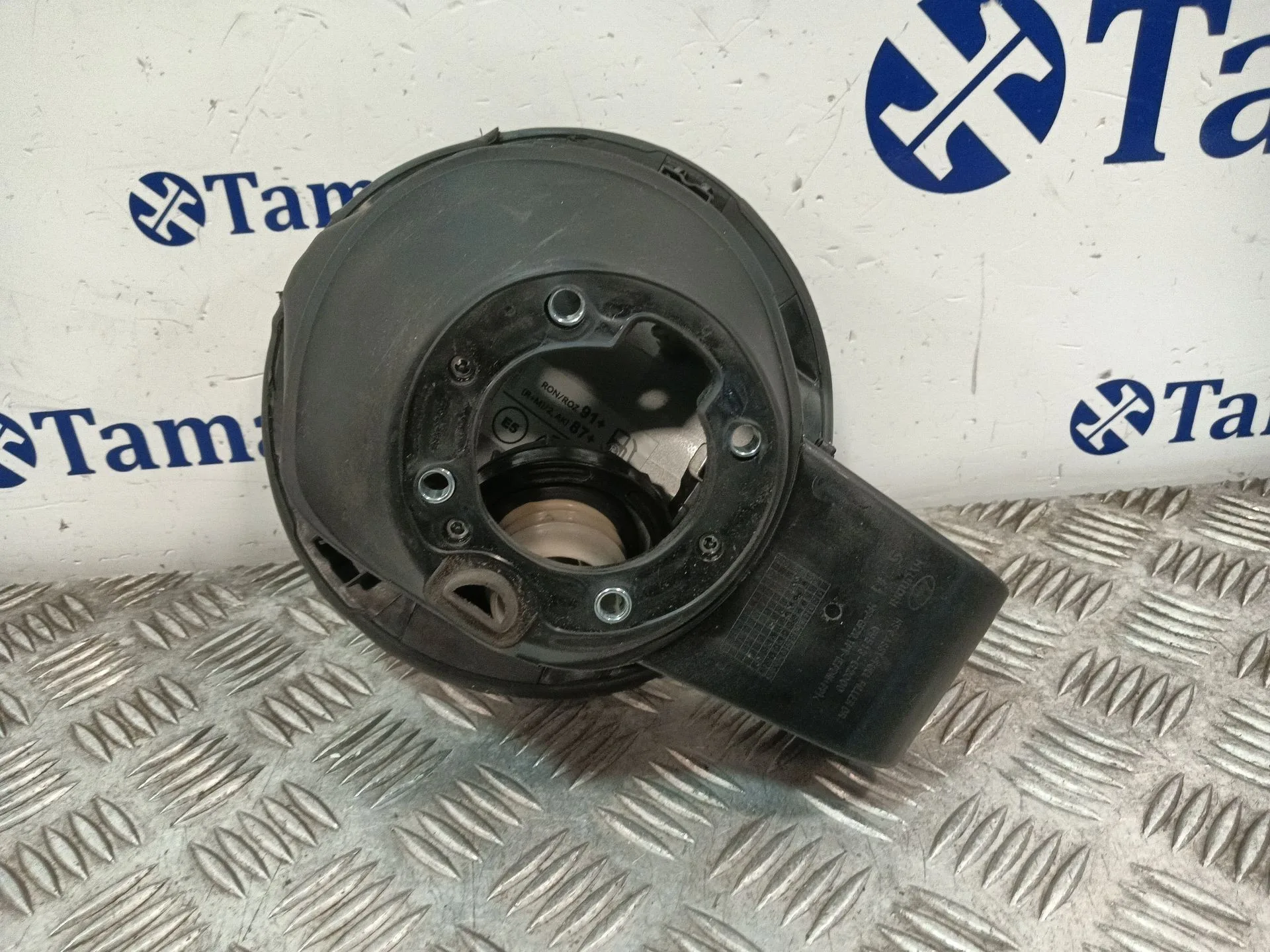Tapa Exterior Combustible para Hyundai Ioniq (Ae)