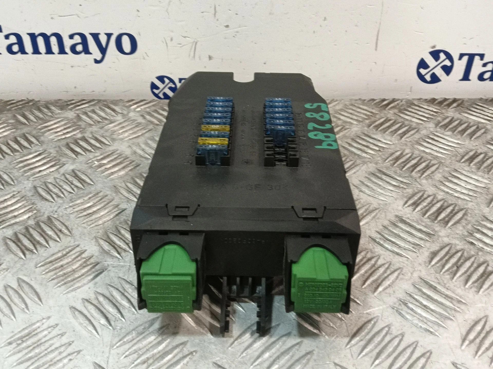 Caja Reles / Fusibles para Mercedes-Benz Vito (W638) Caja Cerrada