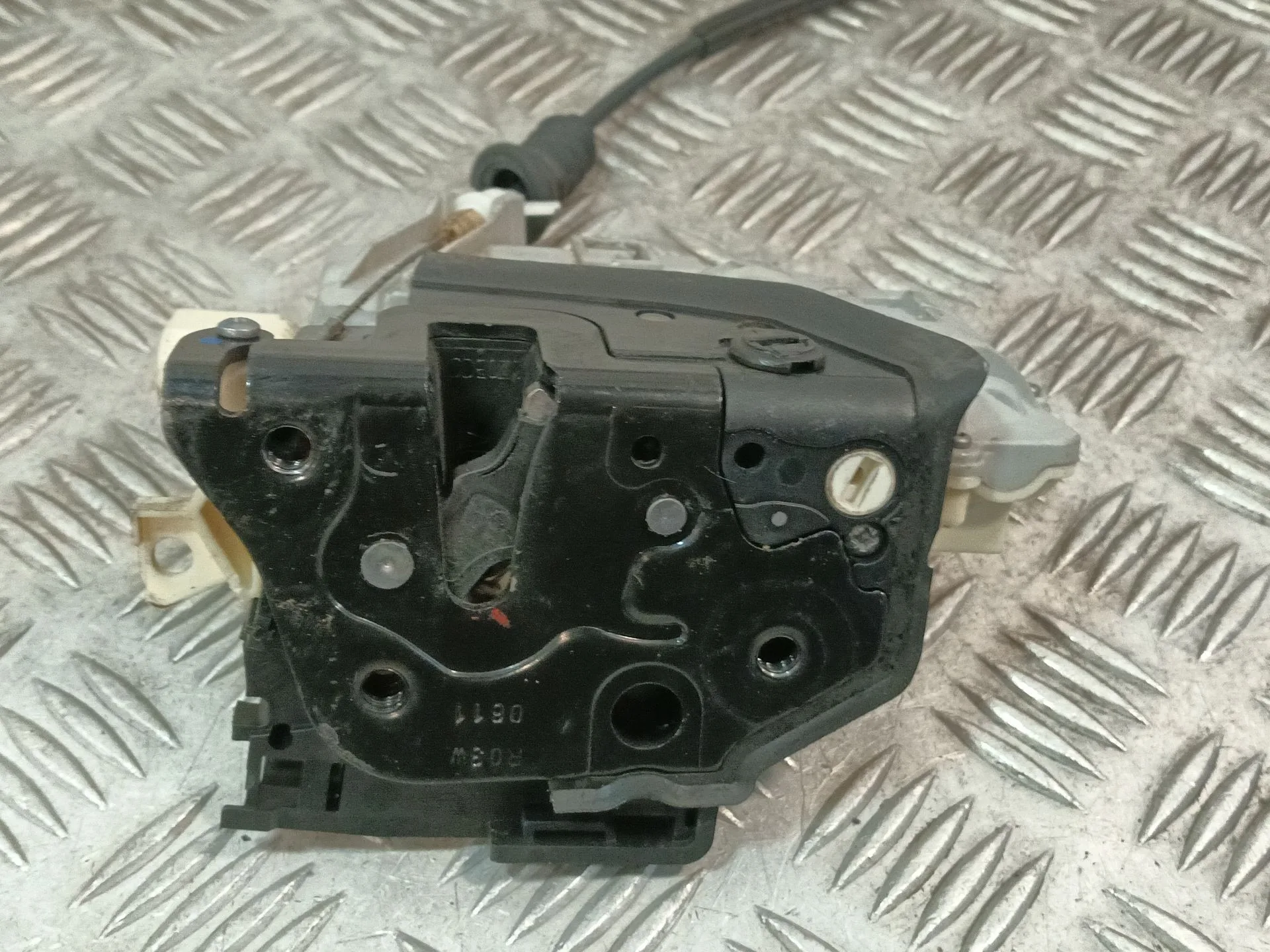 Cerradura Puerta Trasera Derecha para Volkswagen Passat B7 Variant (365)