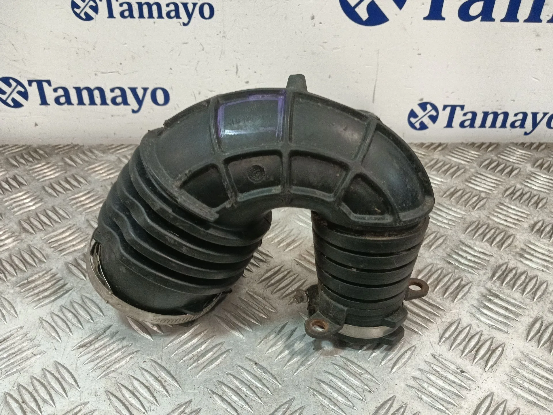 Tubo para Audi A6 Berlina (4F2)