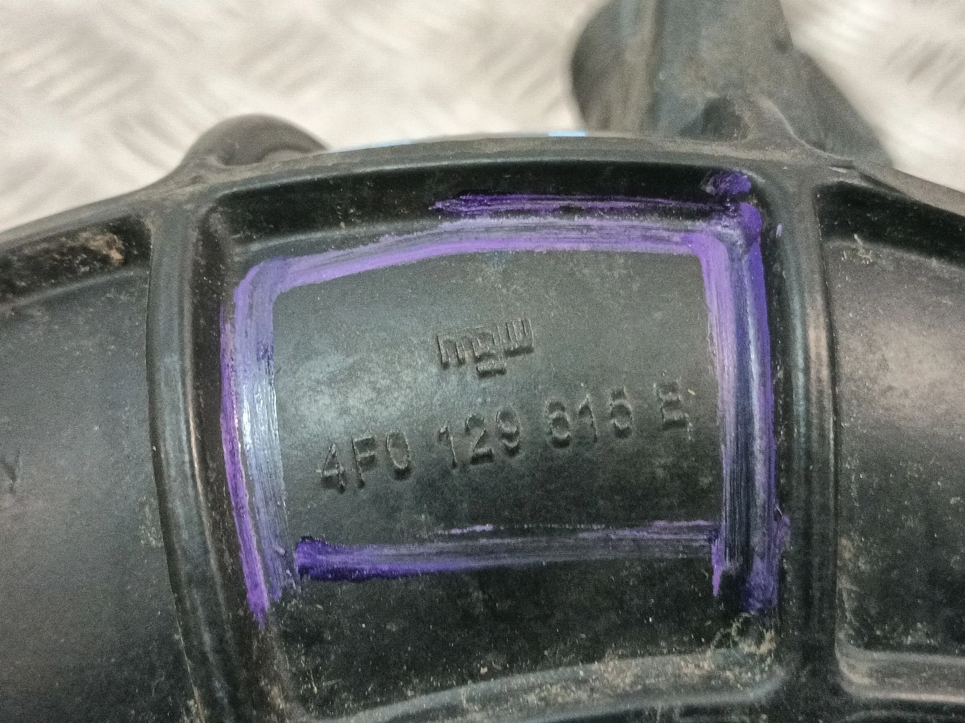 Tubo para Audi A6 Berlina (4F2)