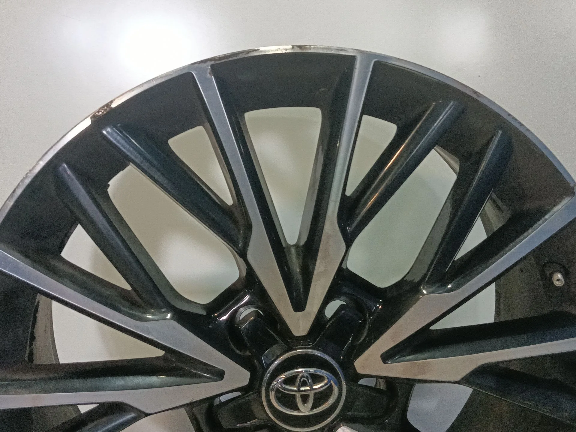 Llanta para Toyota C-Hr (_X1_)