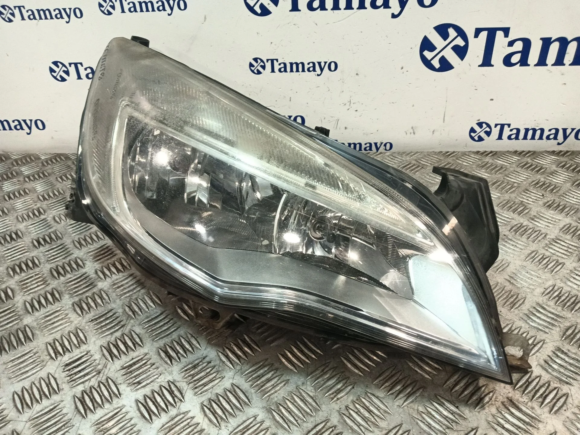 Faro Derecho para Opel Astra J (P10)