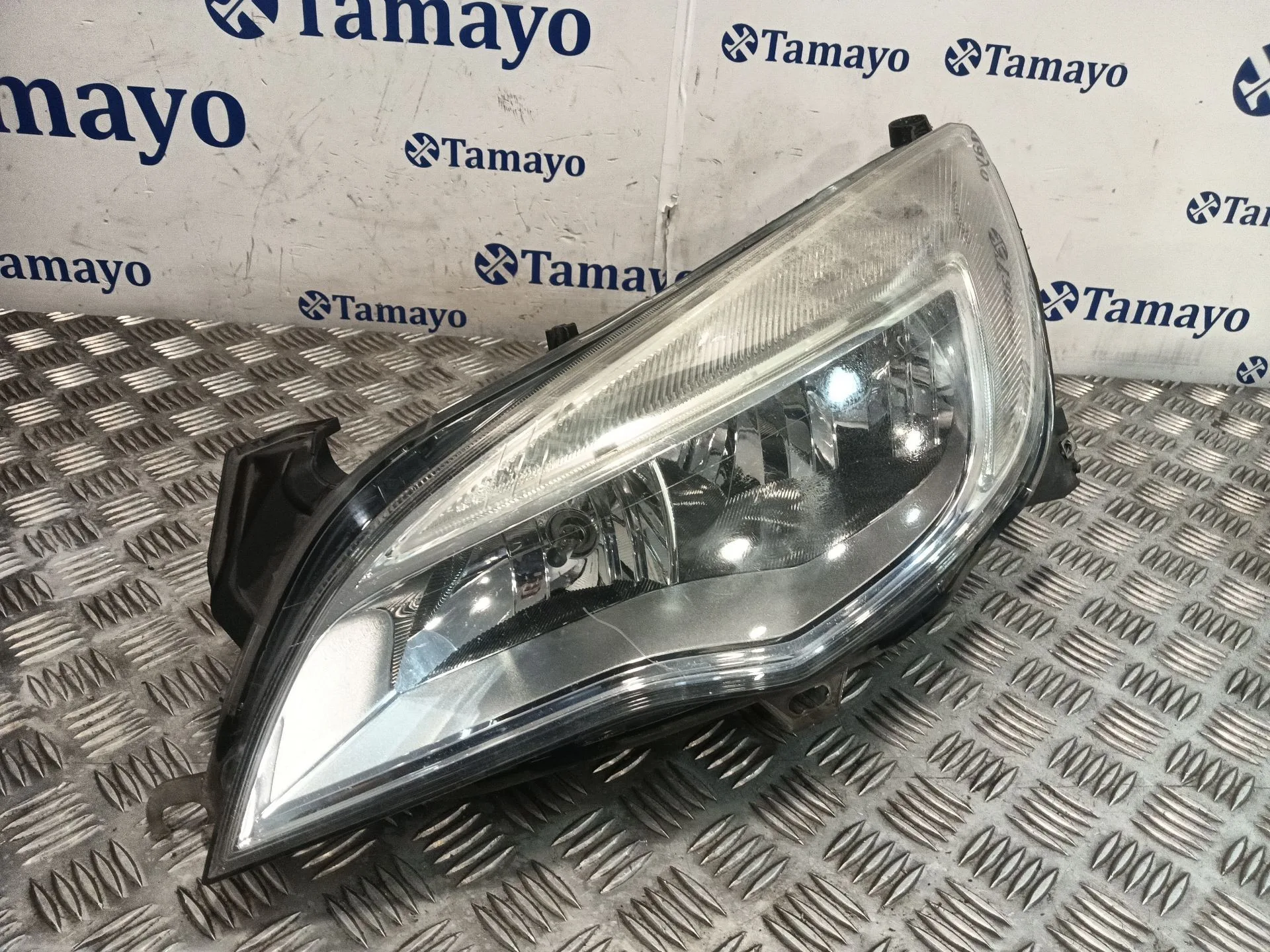 Faro Izquierdo para Opel Astra J (P10)