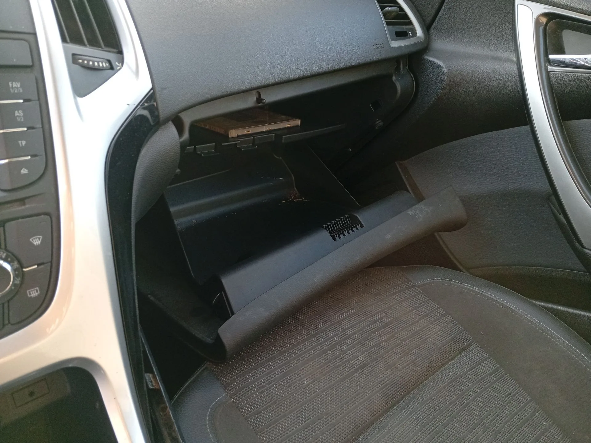Guantera para Opel Astra J (P10)
