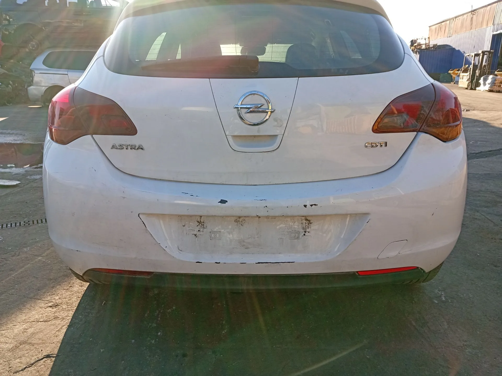 Paragolpes Trasero para Opel Astra J (P10)