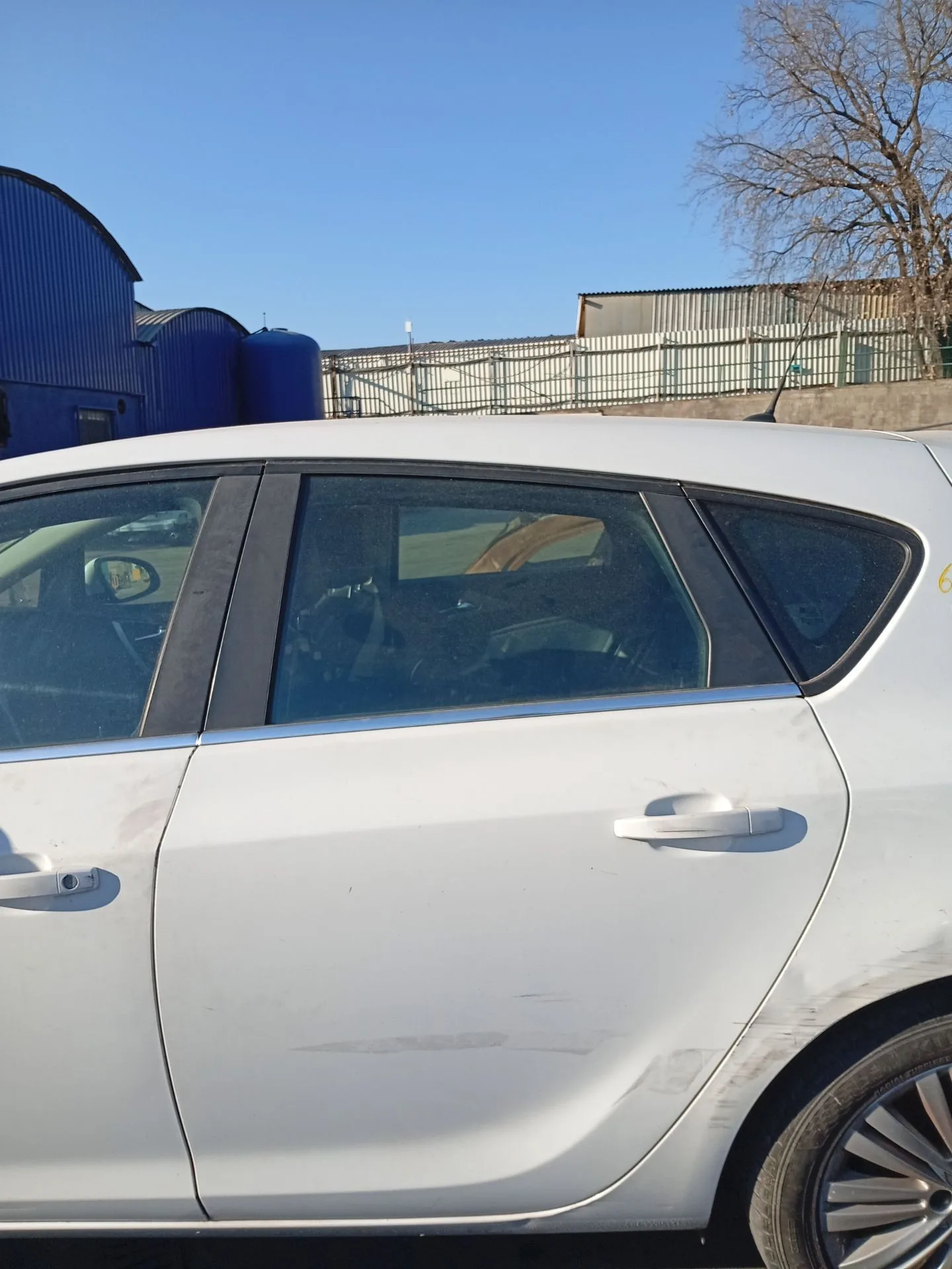 Puerta Trasera Izquierda para Opel Astra J (P10)
