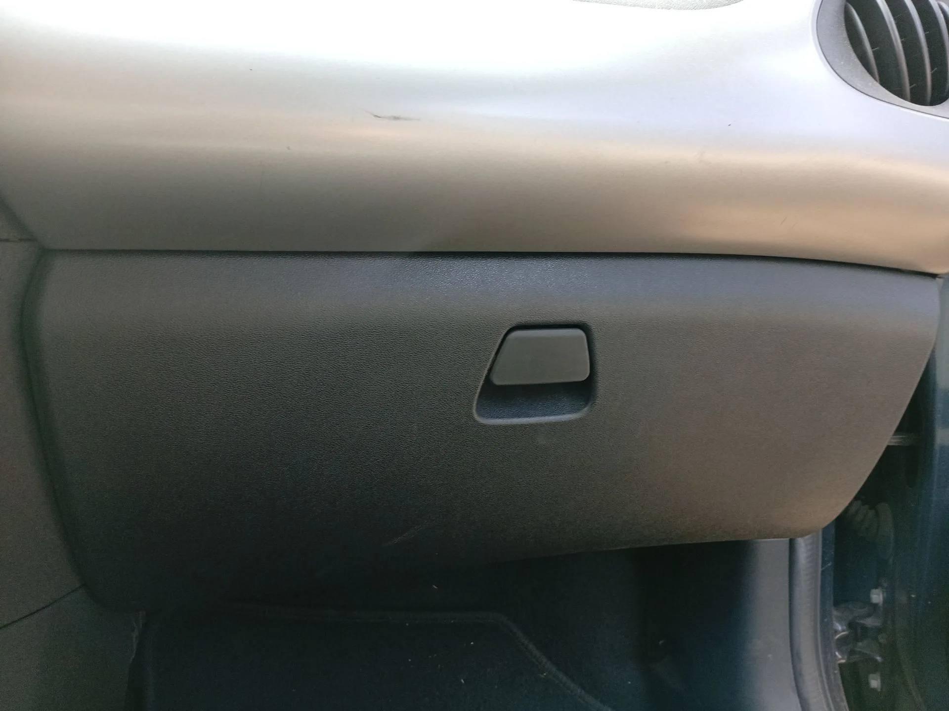 Guantera para Peugeot 108