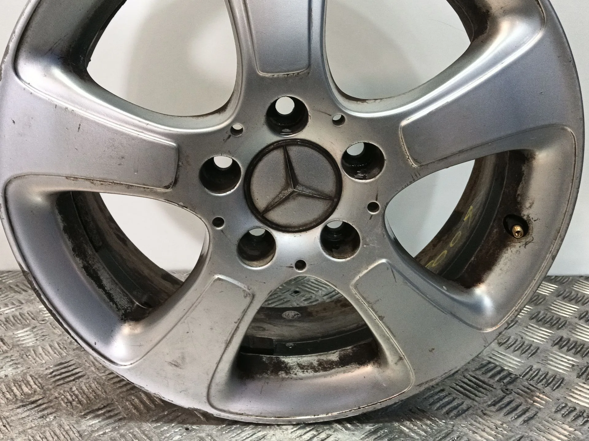 Llanta para Mercedes-Benz Clase A (W169)