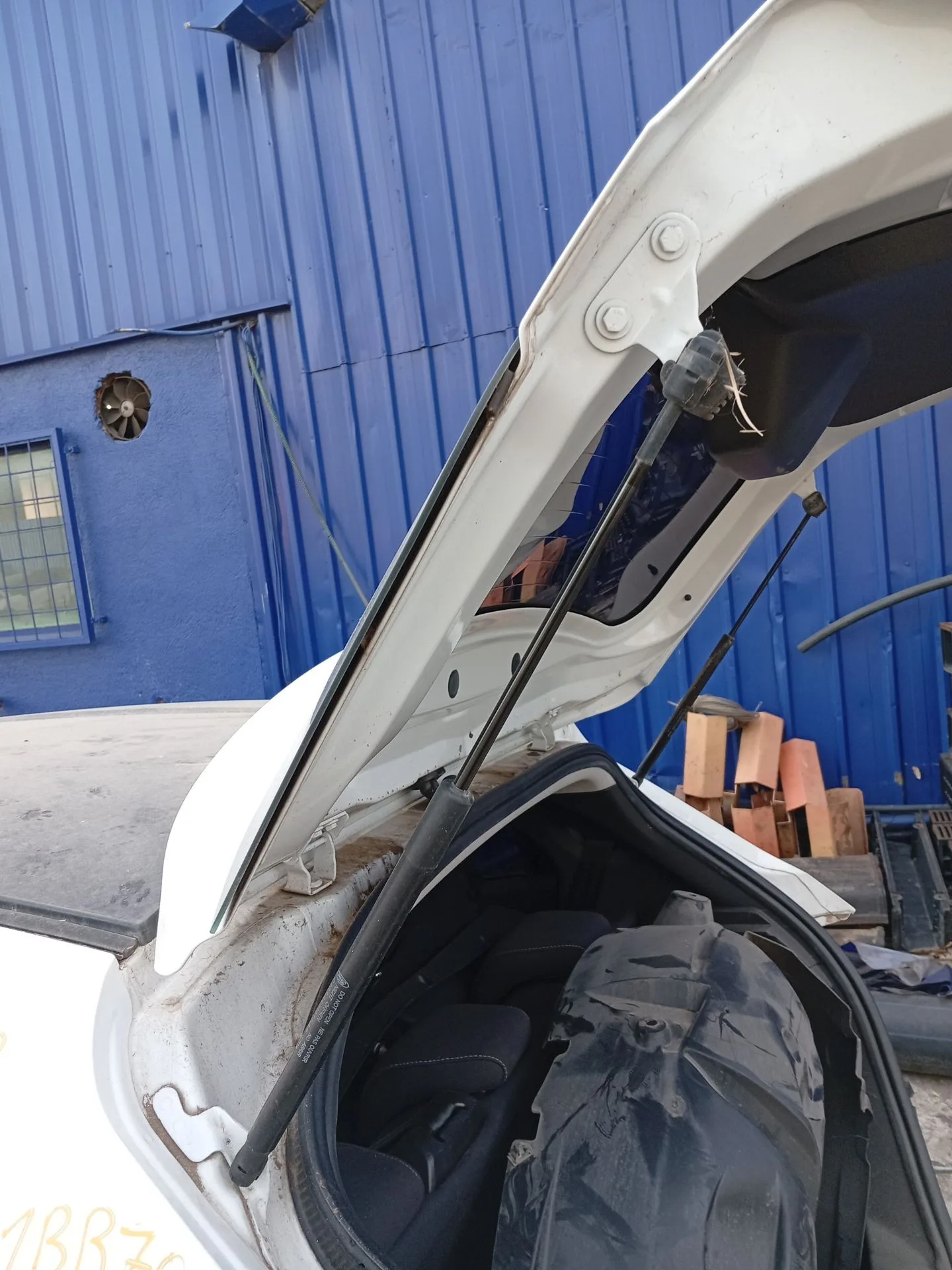 Amortiguadores Maletero / Porton para Ford Ka+