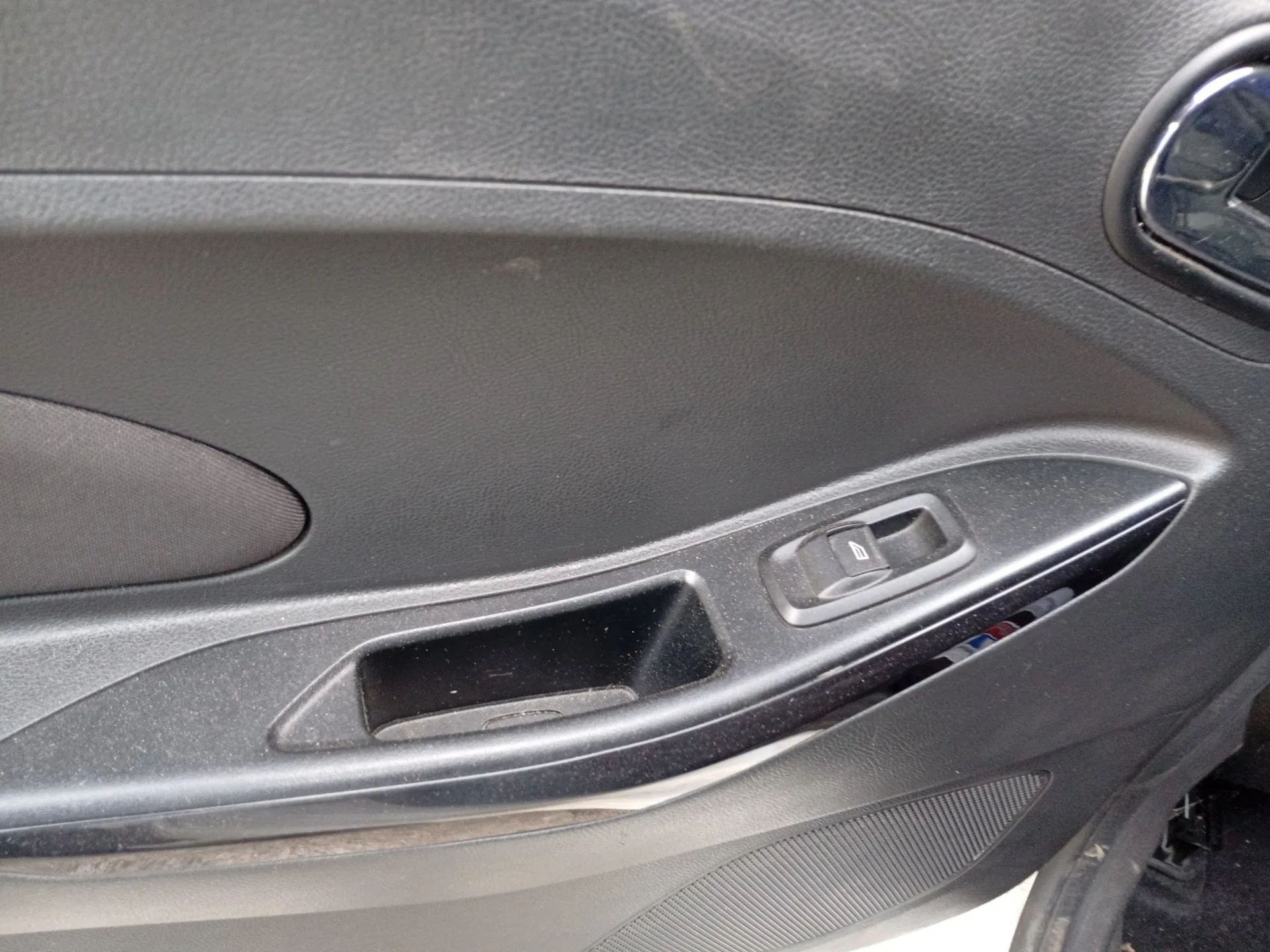 Mando Elevalunas Trasero Izquierdo para Ford Ka+