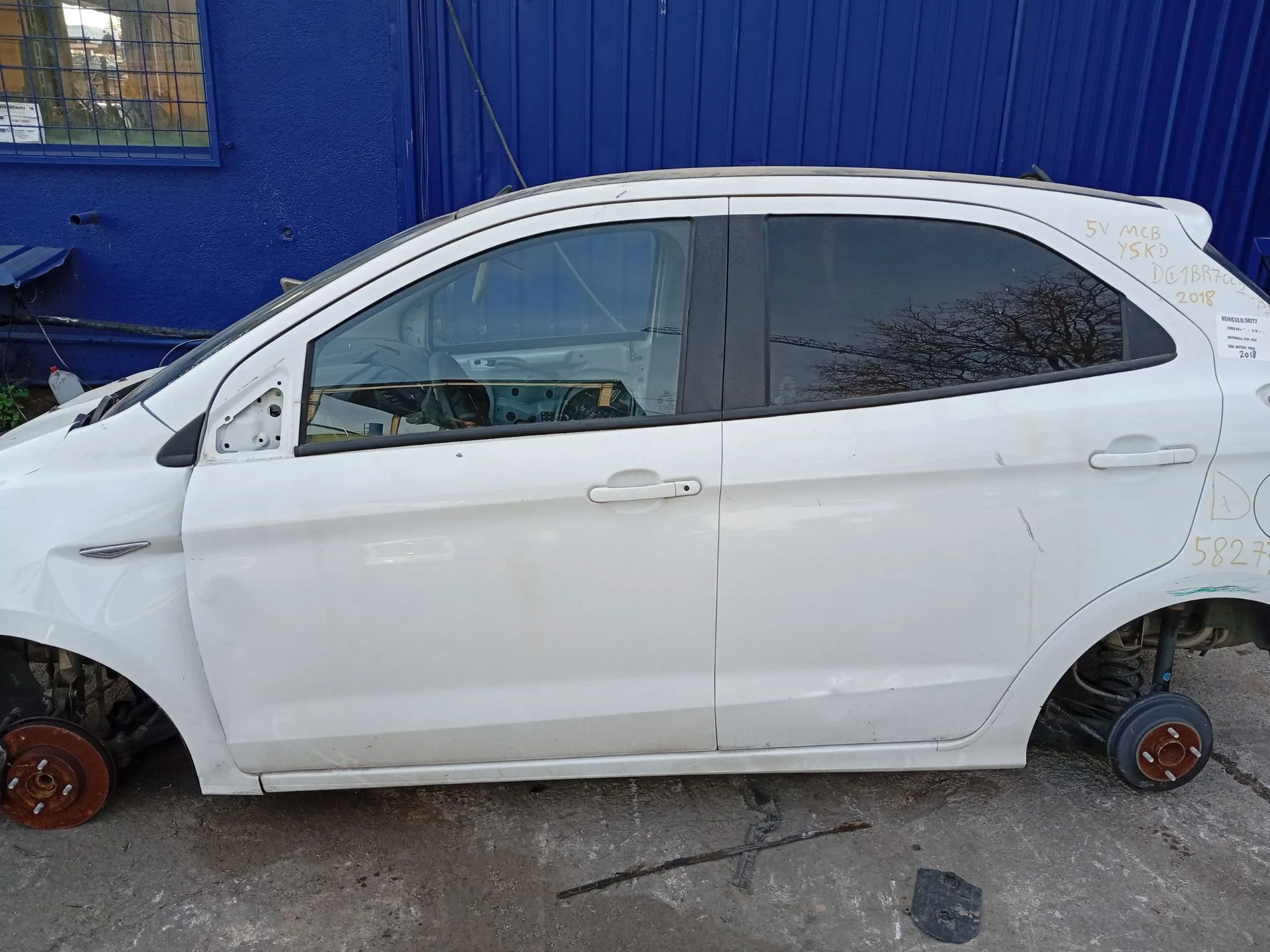 Puerta Delantera Izquierda para Ford Ka+