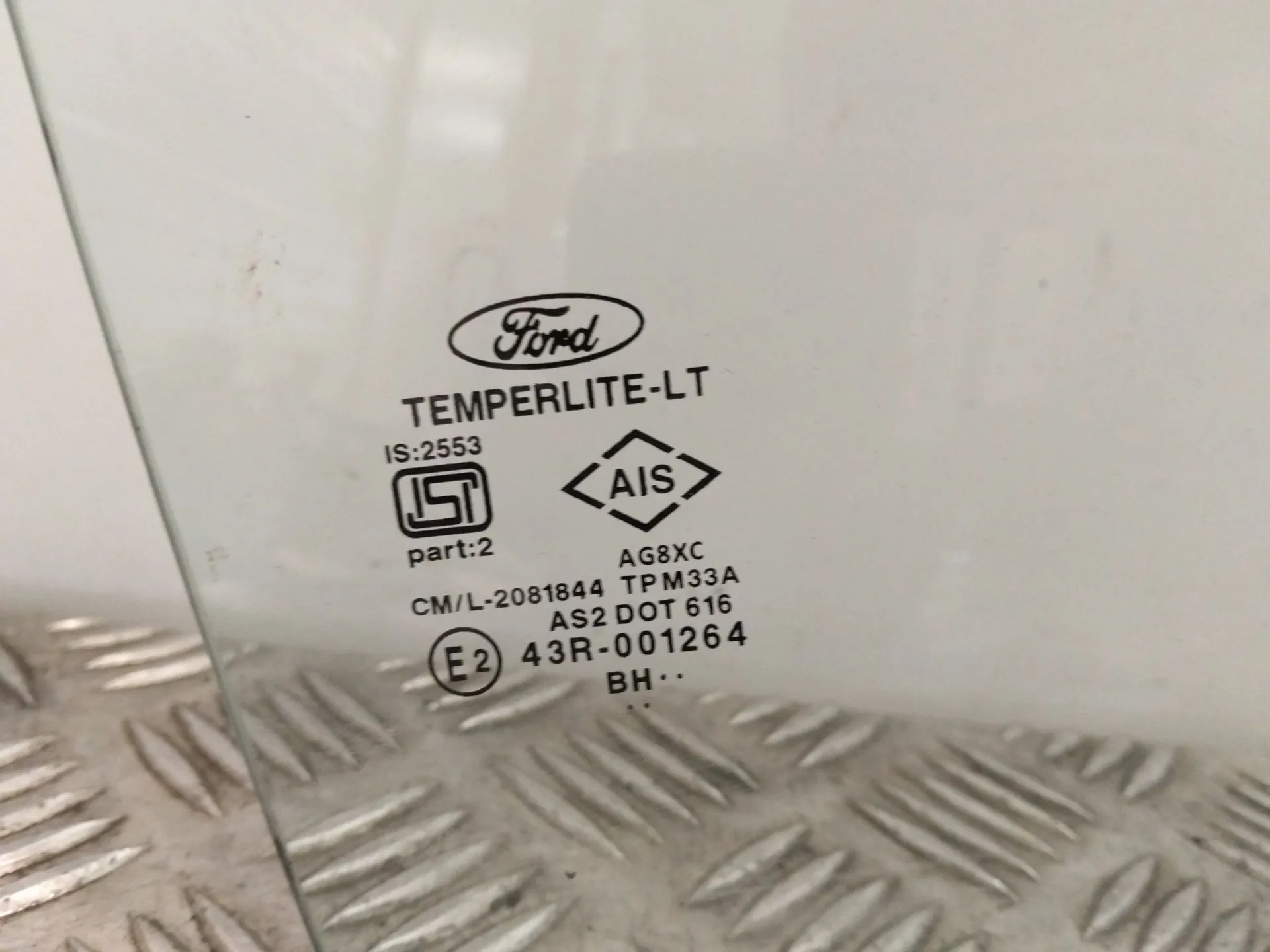 Luna Delantera Derecha para Ford Ka+