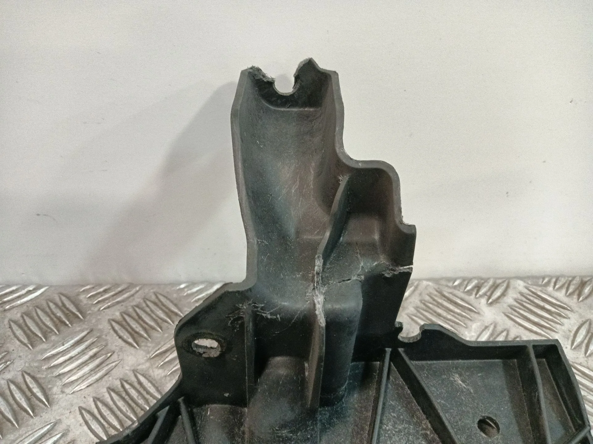 Travesano Inferior para Volkswagen Golf V (1K1)