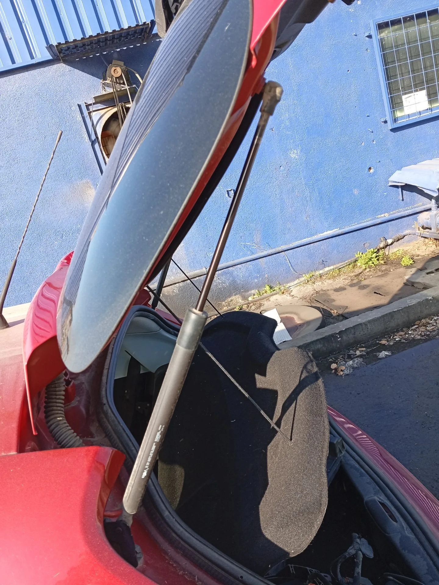 Amortiguadores Maletero / Porton para Peugeot 208 I (Ca_, Cc_)