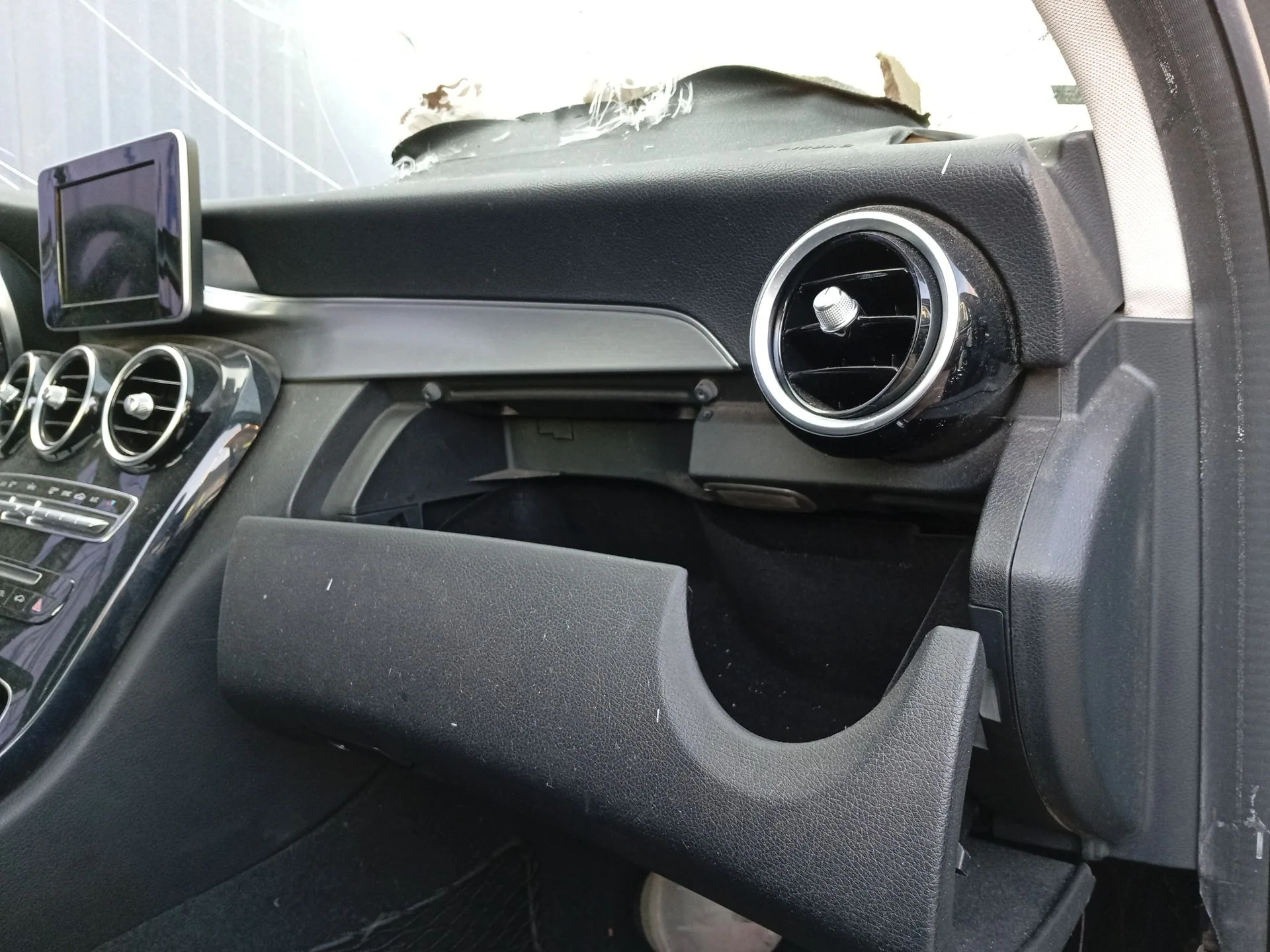 Guantera para Mercedes-Benz Clase C (W205)