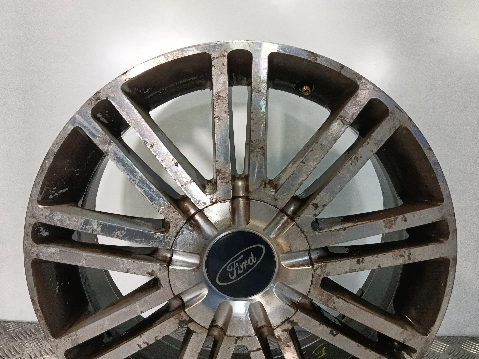 Llanta para Ford Focus C-Max (Dm2)