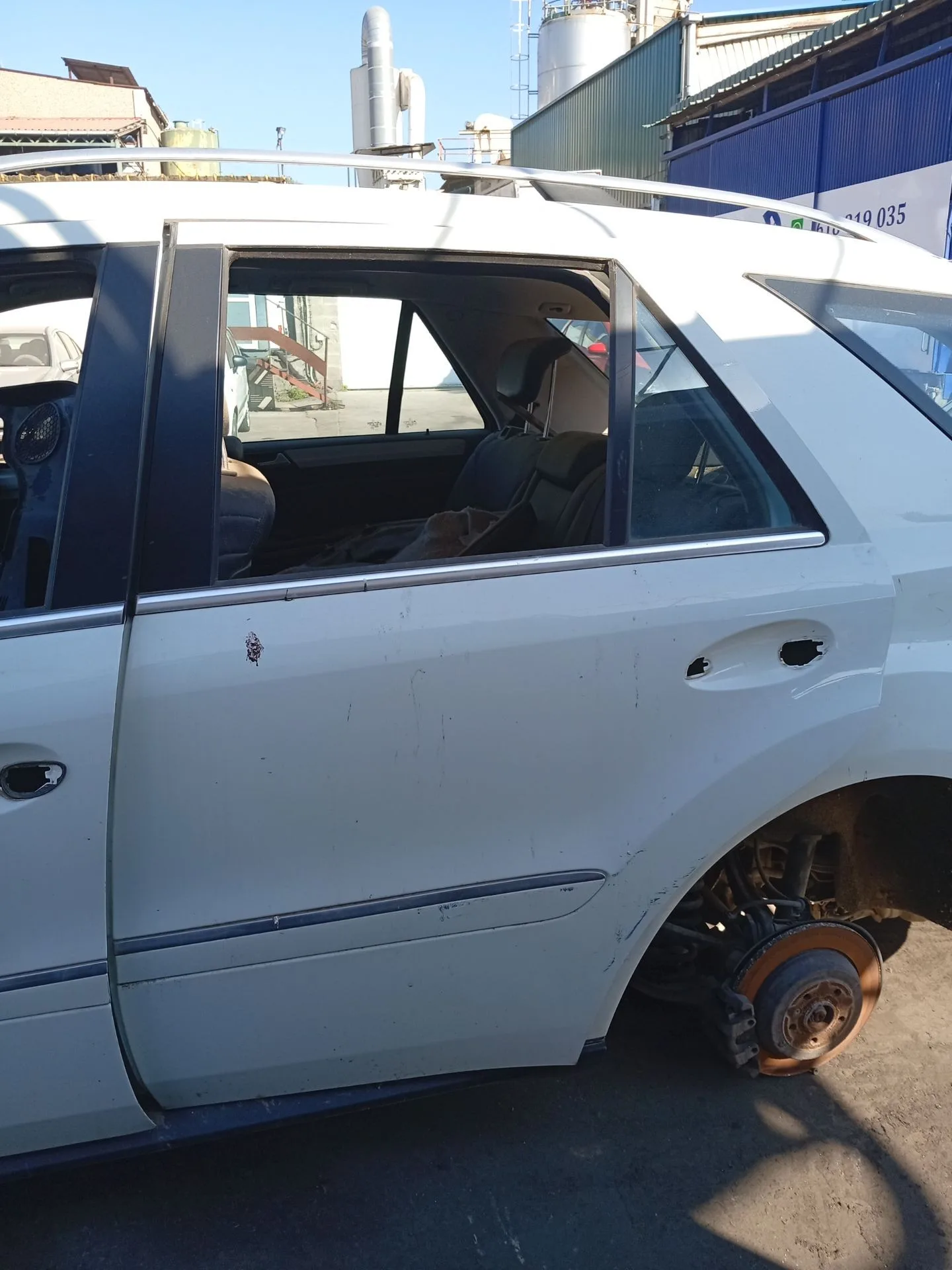 Puerta Trasera Izquierda para Mercedes-Benz Clase M (W164)
