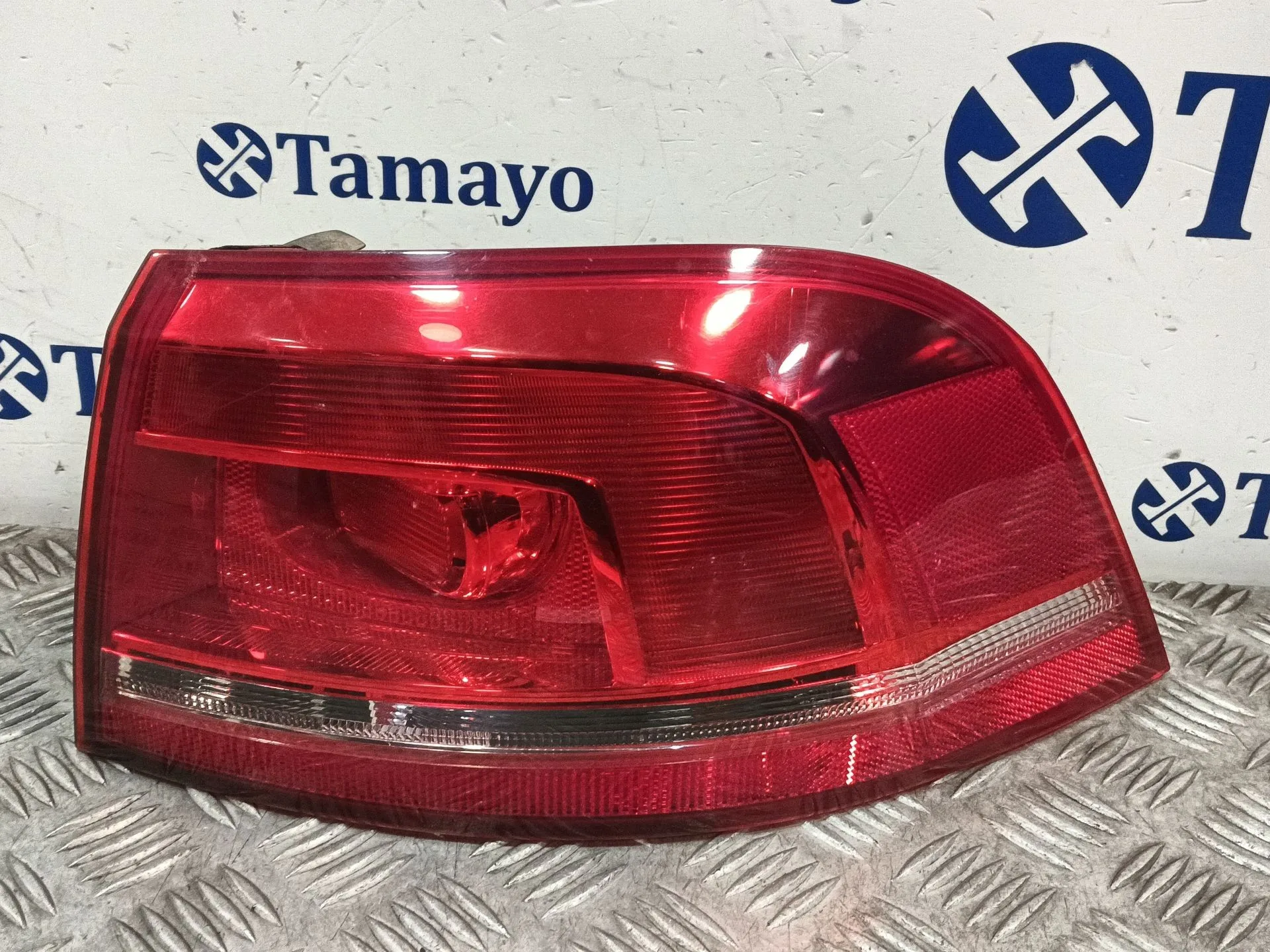 Piloto Trasero Derecho para Volkswagen Passat B7 Variant (365)
