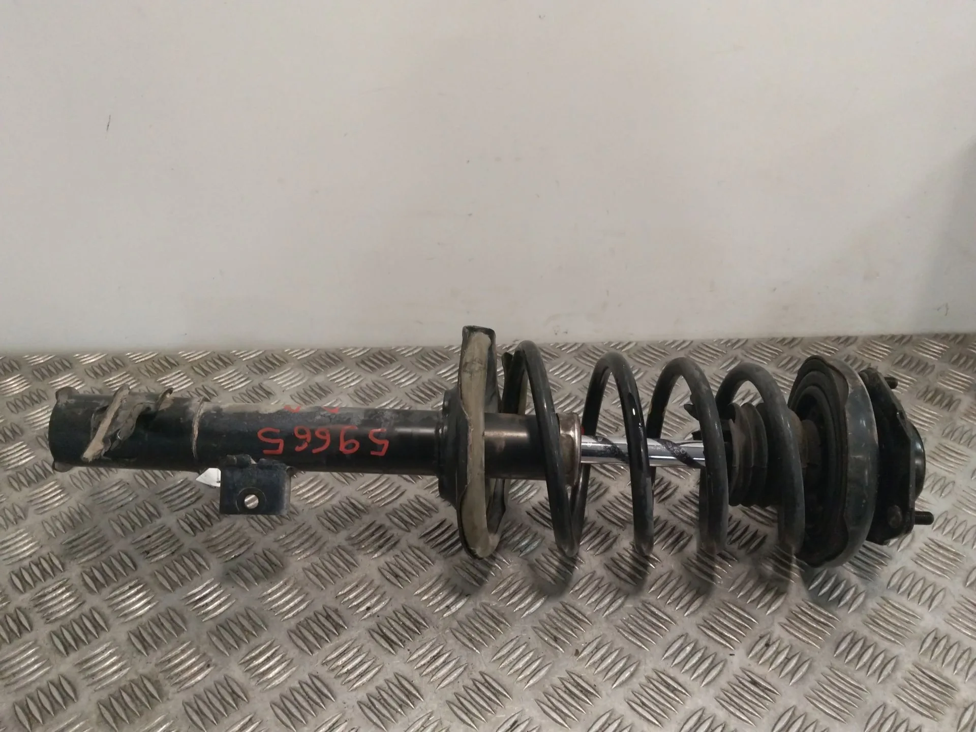 Amortiguador Delantero Izquierdo para Nissan X-Trail I (T30)
