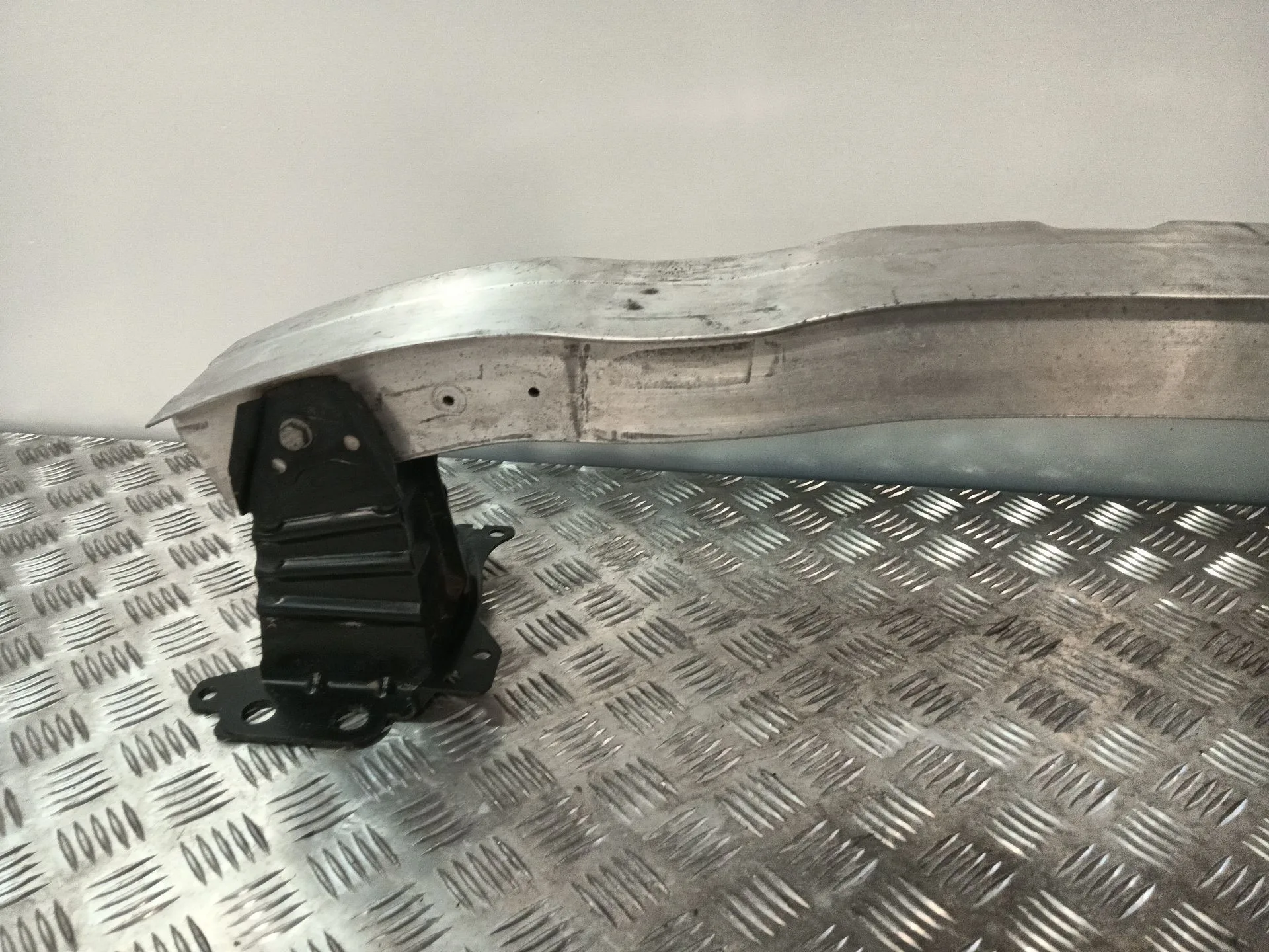 Refuerzo Paragolpes Delantero para Audi A3 (8P)