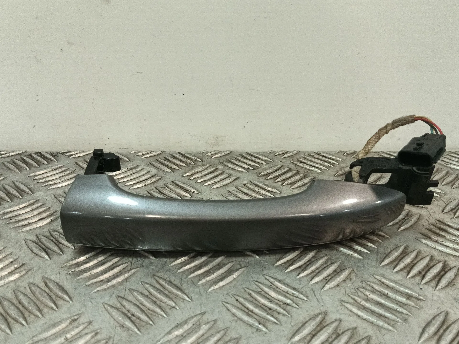 Maneta Exterior Delantera Izquierda para Renault Scenic Iv (J9_)