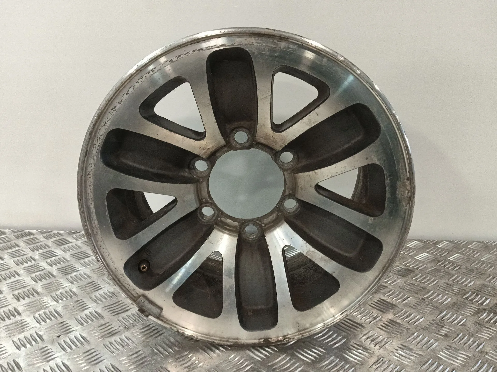 Llanta para Mitsubishi Montero Canvas Top (V2_C, V4_C)