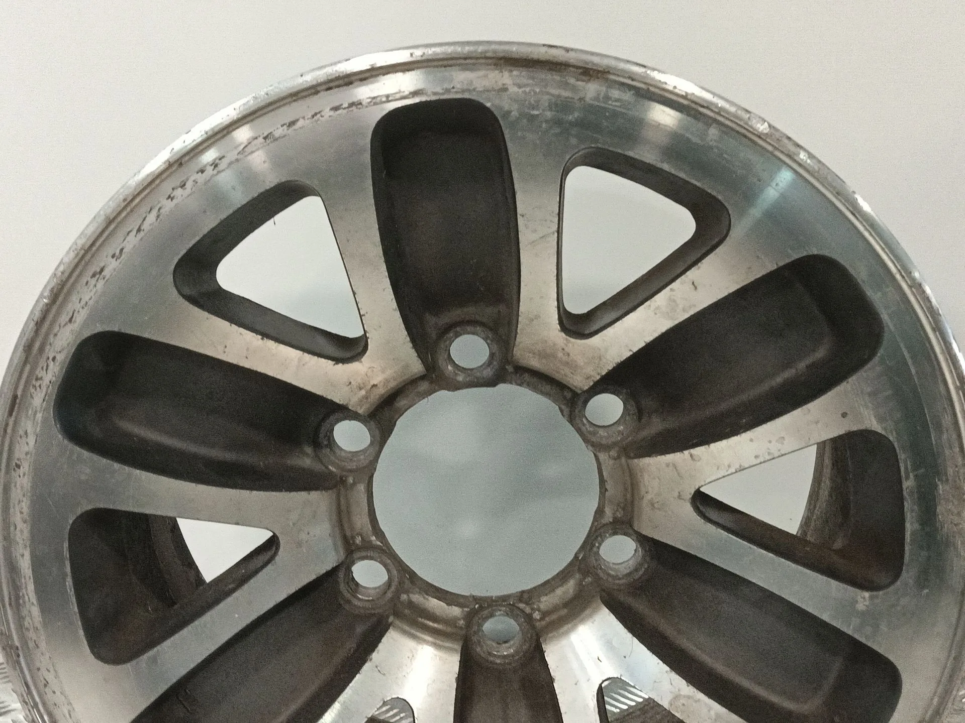 Llanta para Mitsubishi Montero Canvas Top (V2_C, V4_C)
