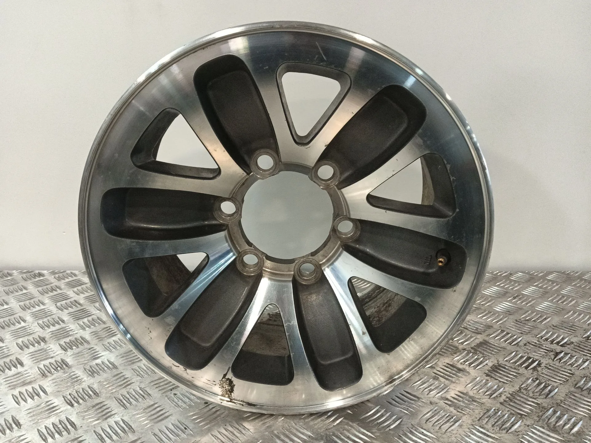 Llanta para Mitsubishi Montero Canvas Top (V2_C, V4_C)