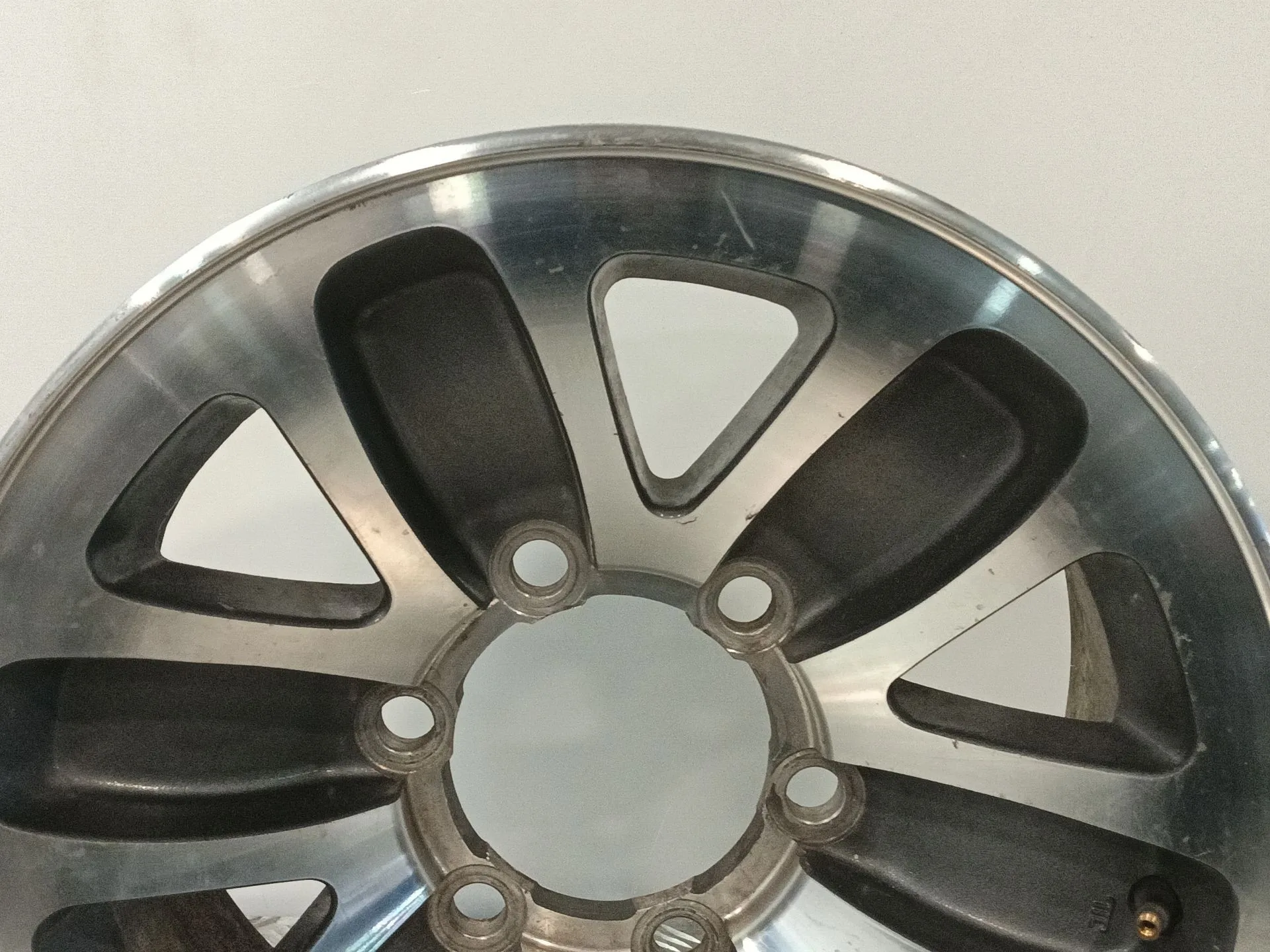 Llanta para Mitsubishi Montero Canvas Top (V2_C, V4_C)