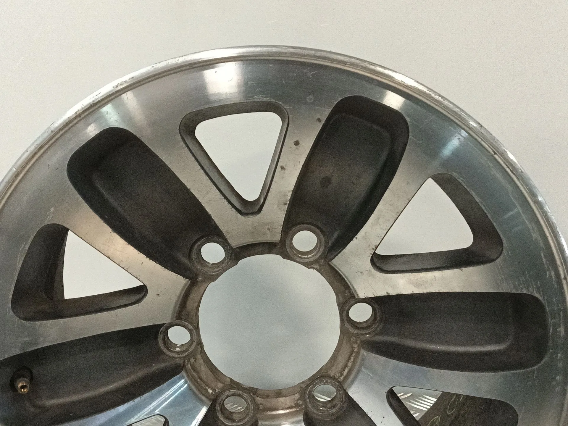 Llanta para Mitsubishi Montero Canvas Top (V2_C, V4_C)