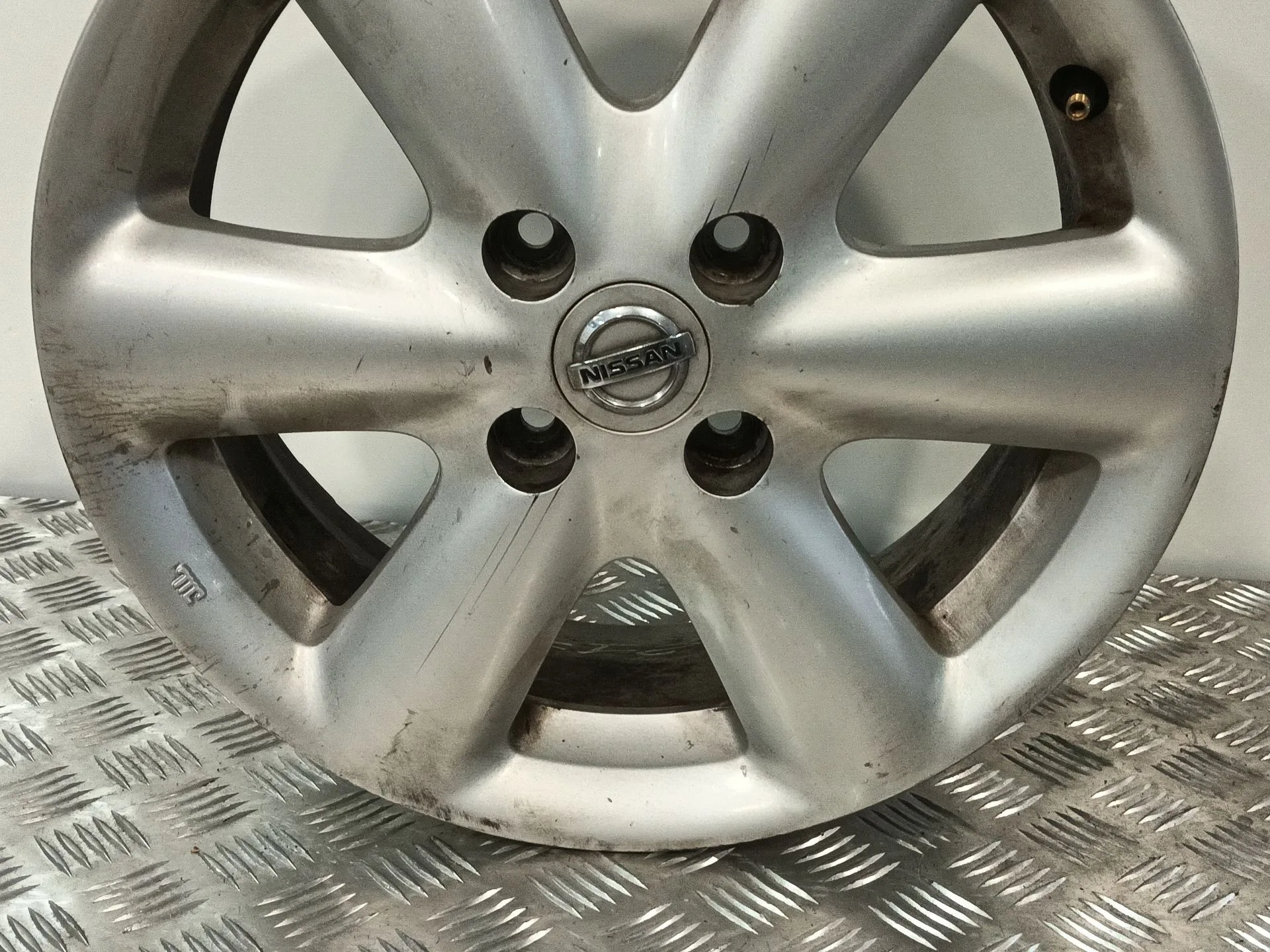 Llanta para Nissan Note (E11, Ne11)