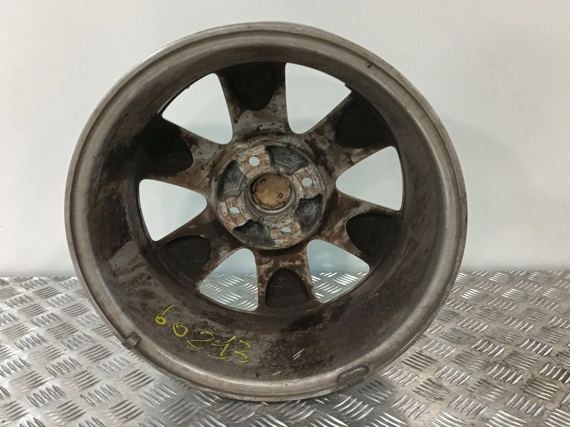 Llanta para Nissan Note (E11, Ne11)