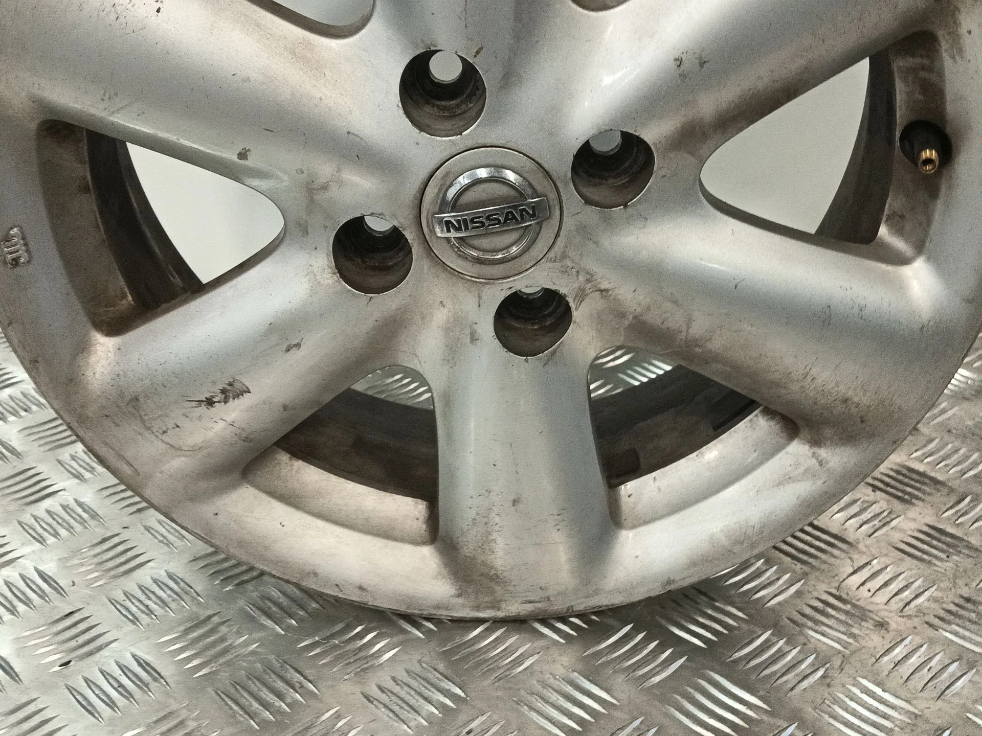 Llanta para Nissan Note (E11, Ne11)