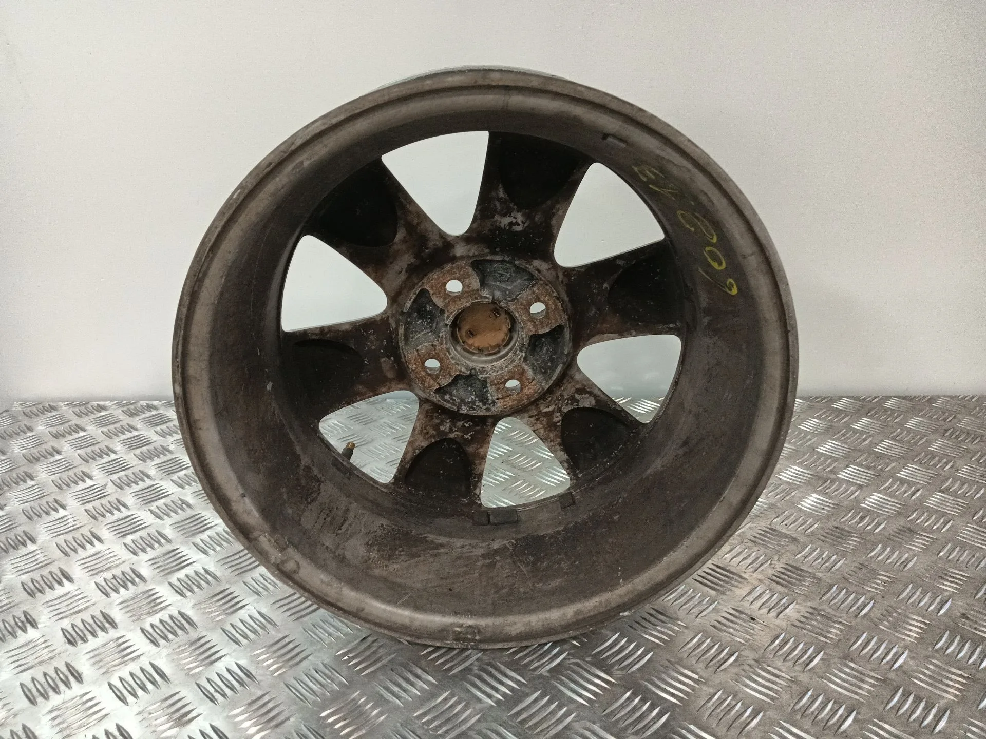 Llanta para Nissan Note (E11, Ne11)
