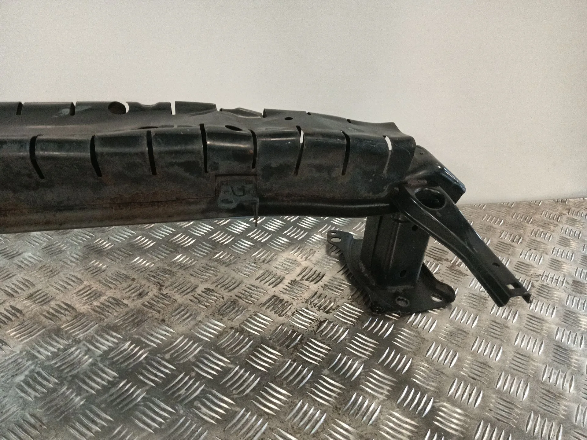 Refuerzo Paragolpes Delantero para Volkswagen Passat B7 Variant (365)