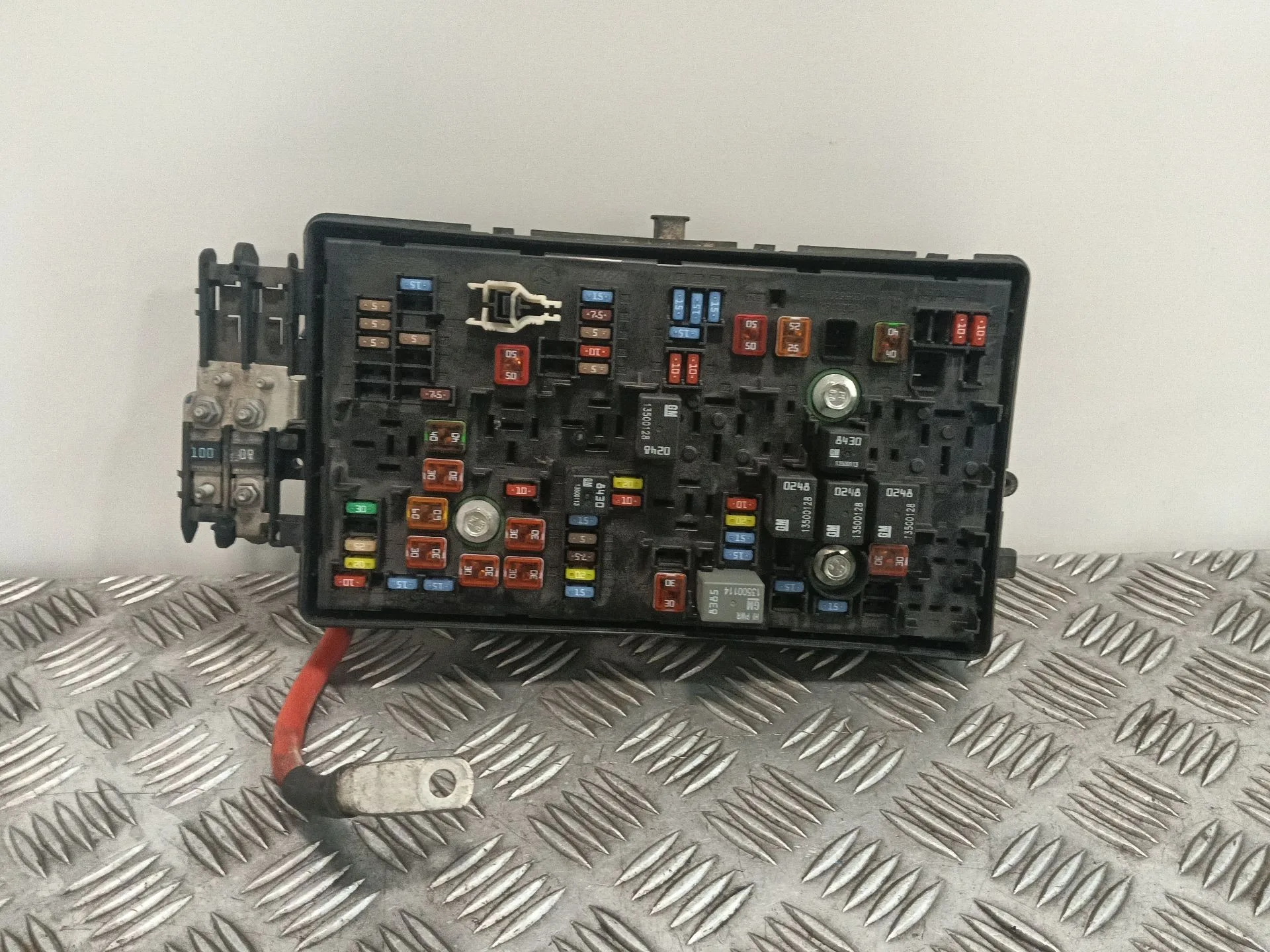 Caja Reles / Fusibles para Opel Insignia Berlina