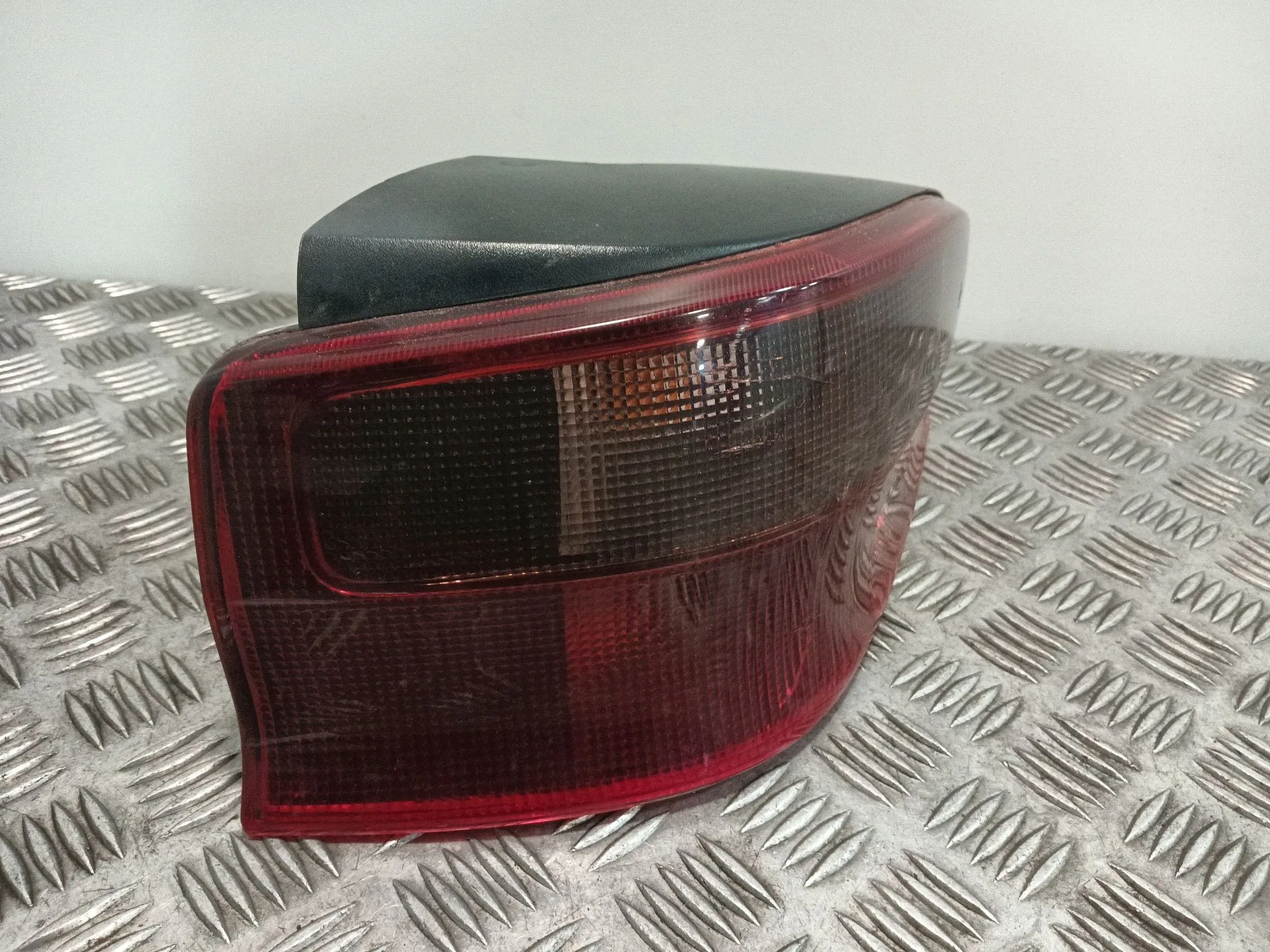 Piloto Trasero Izquierdo para Citroën Saxo (S0, S1)