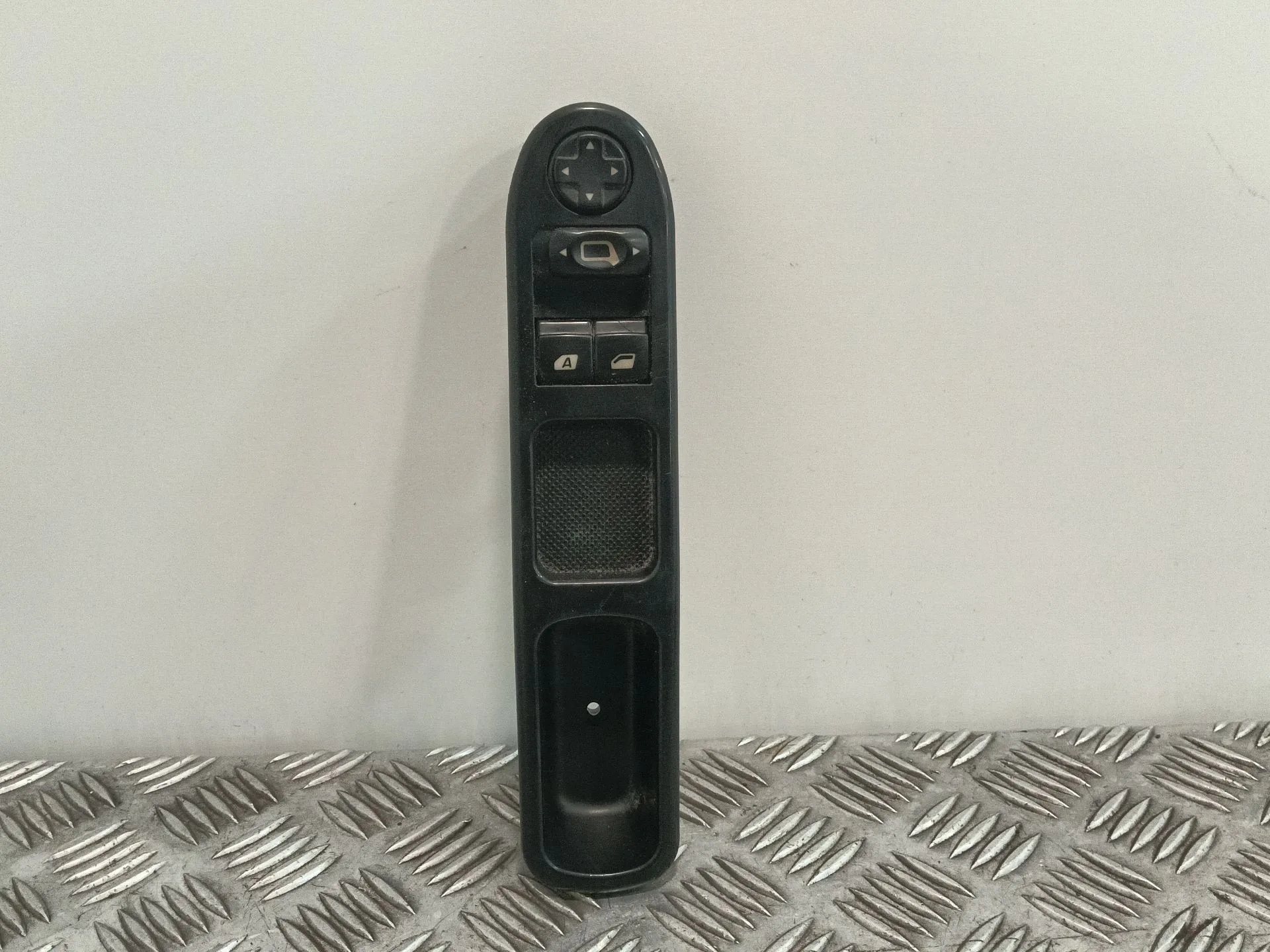 Mando Elevalunas Delantero Izquierdo para Peugeot 207/207+ (Wa_, Wc_)