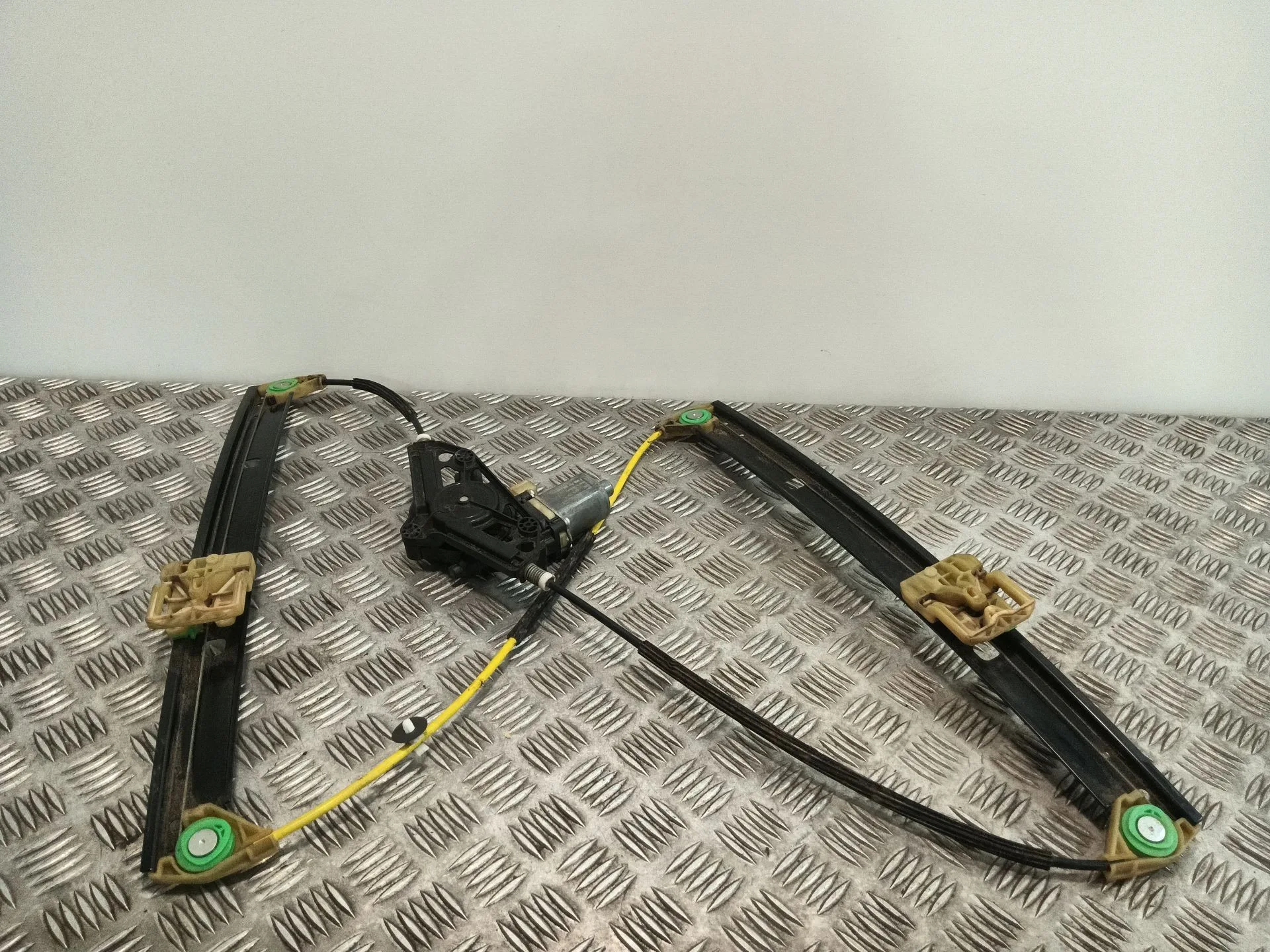 Elevalunas Delantero Derecho para Skoda Octavia Lim. (5E3)