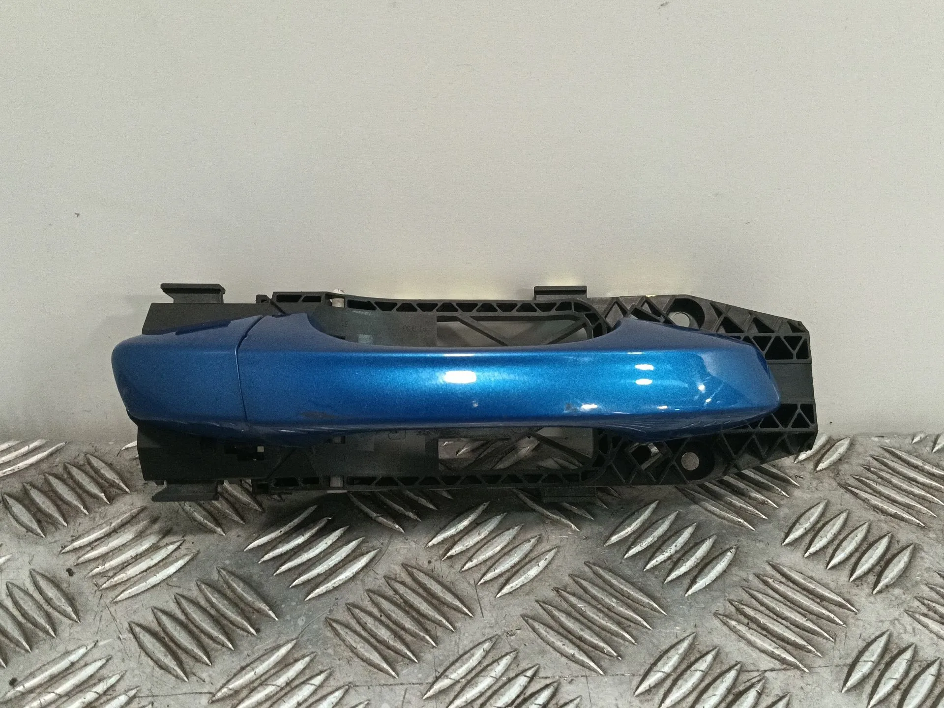 Maneta Exterior Delantera Derecha para Skoda Octavia Lim. (5E3)