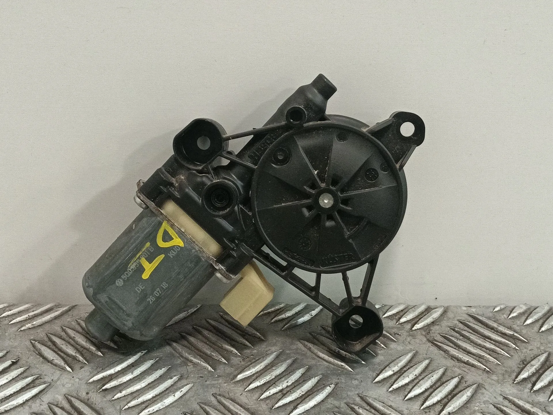 Motor Elevalunas Delantero Izquierdo para Skoda Octavia Lim. (5E3)