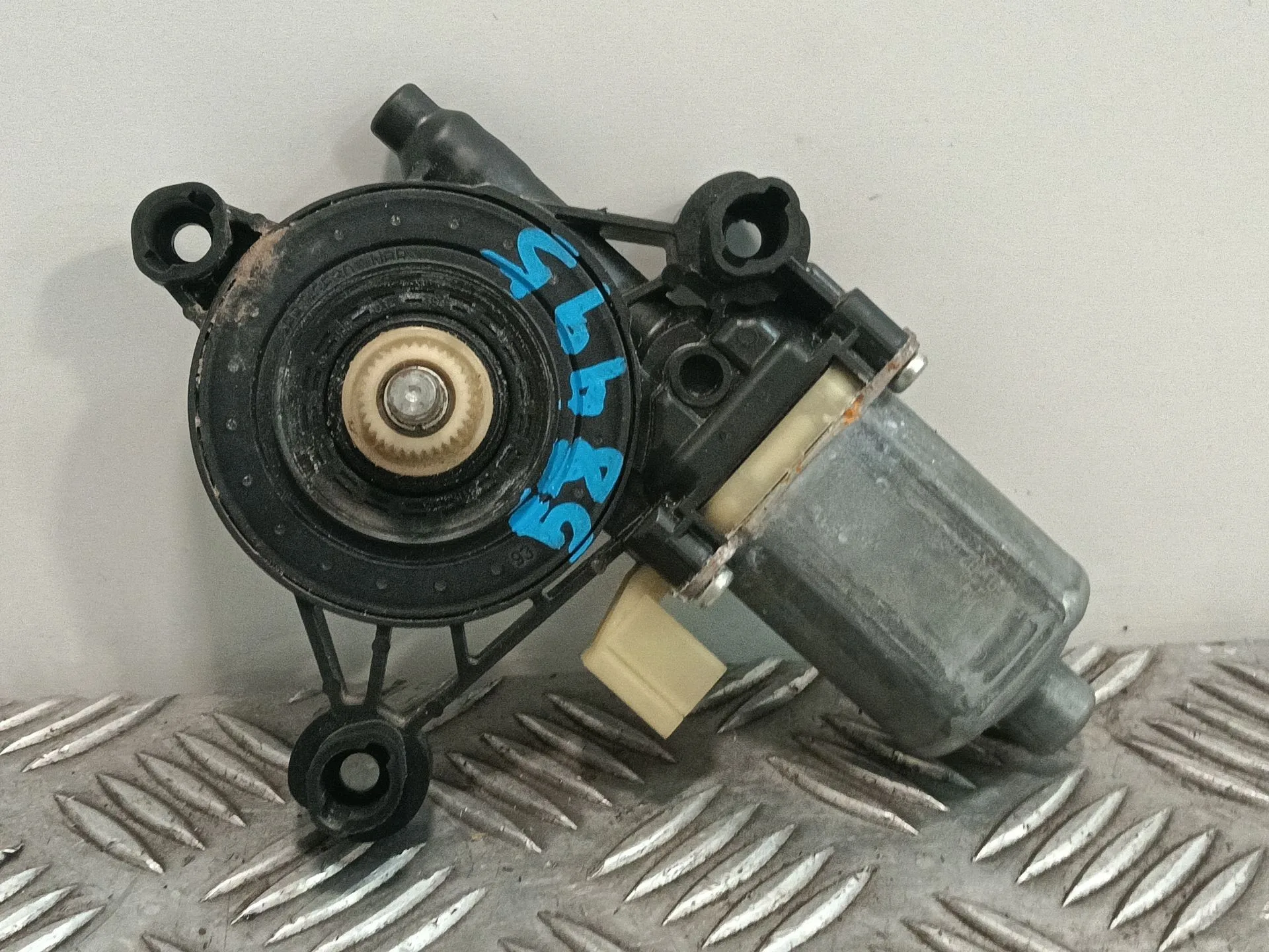 Motor Elevalunas Delantero Izquierdo para Skoda Octavia Lim. (5E3)