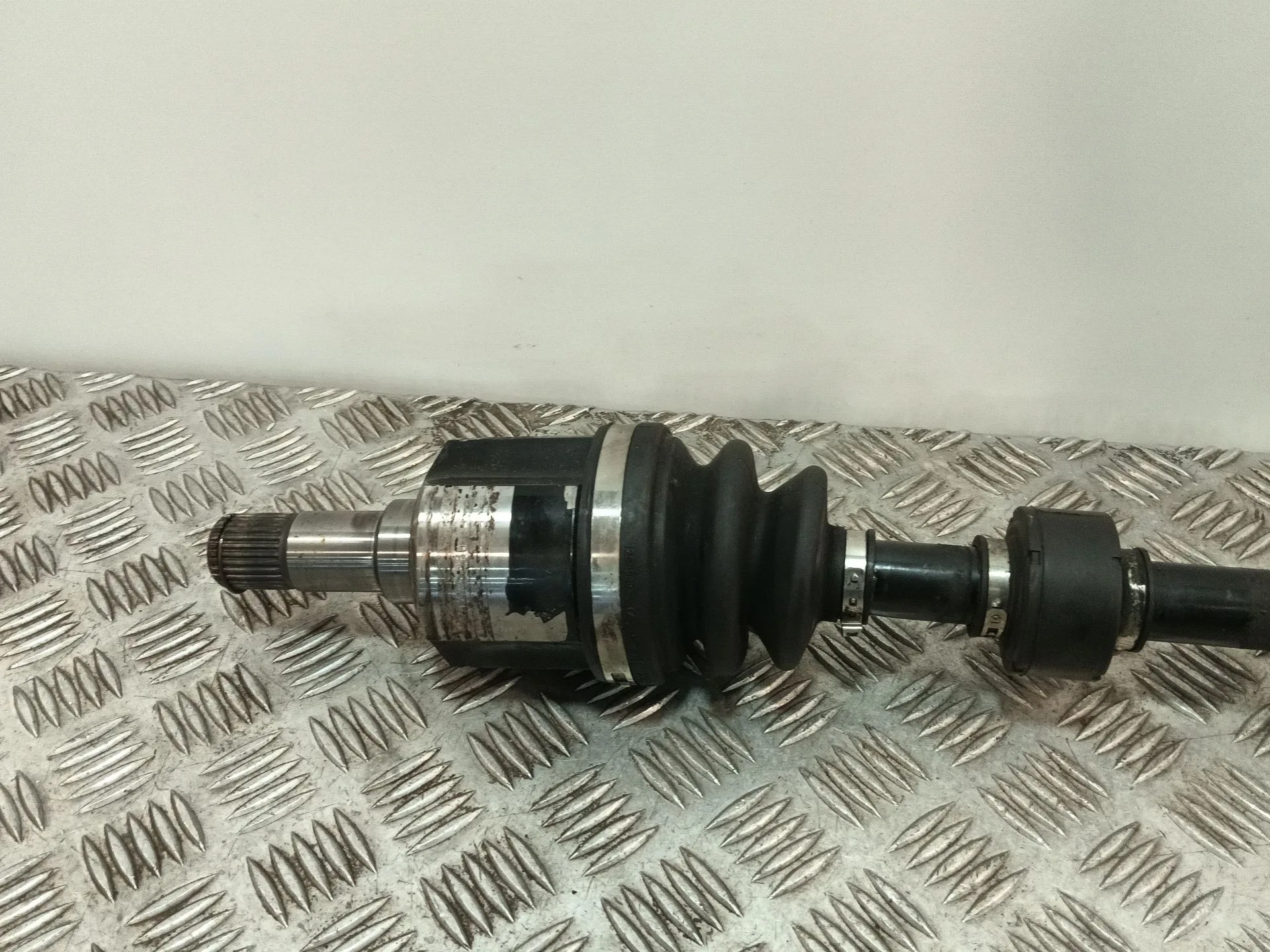 Transmision Delantera Izquierda para Kia Carnival
