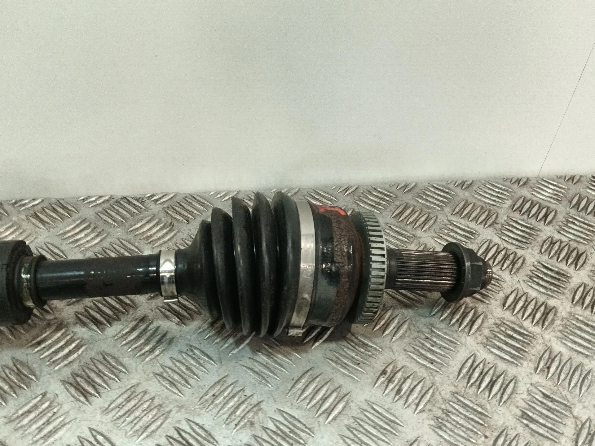 Transmision Delantera Izquierda para Kia Carnival