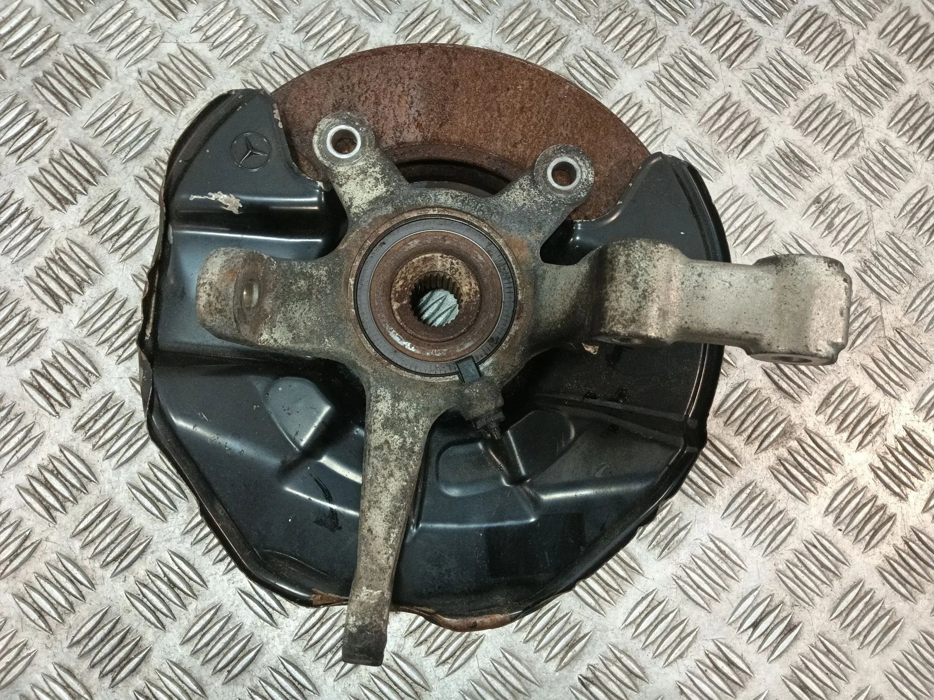 Mangueta Delantera Izquierda para Mercedes-Benz Clase B (W245)