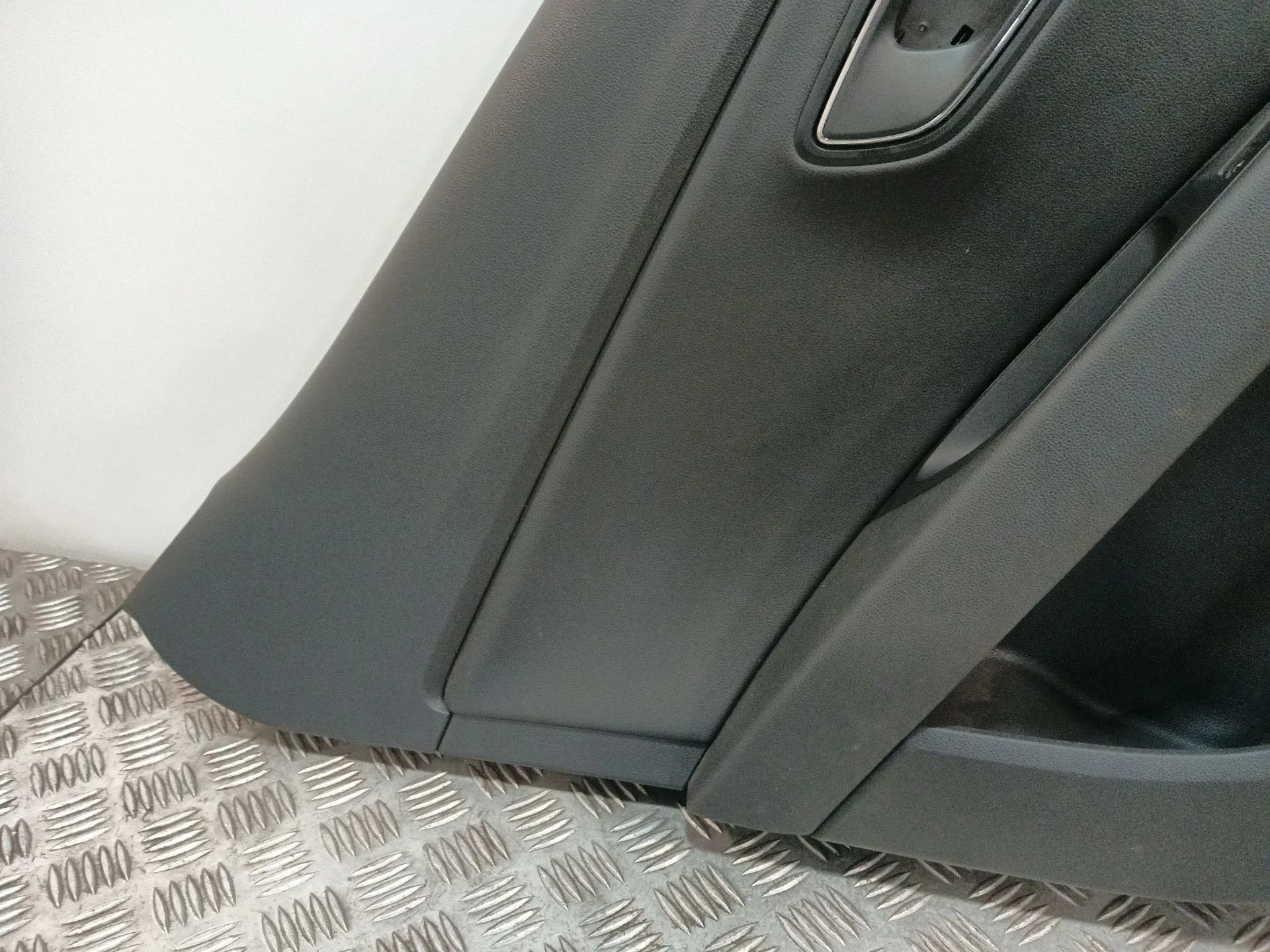 Guarnecido Puerta Trasera Izquierda para Seat Leon (5F1)